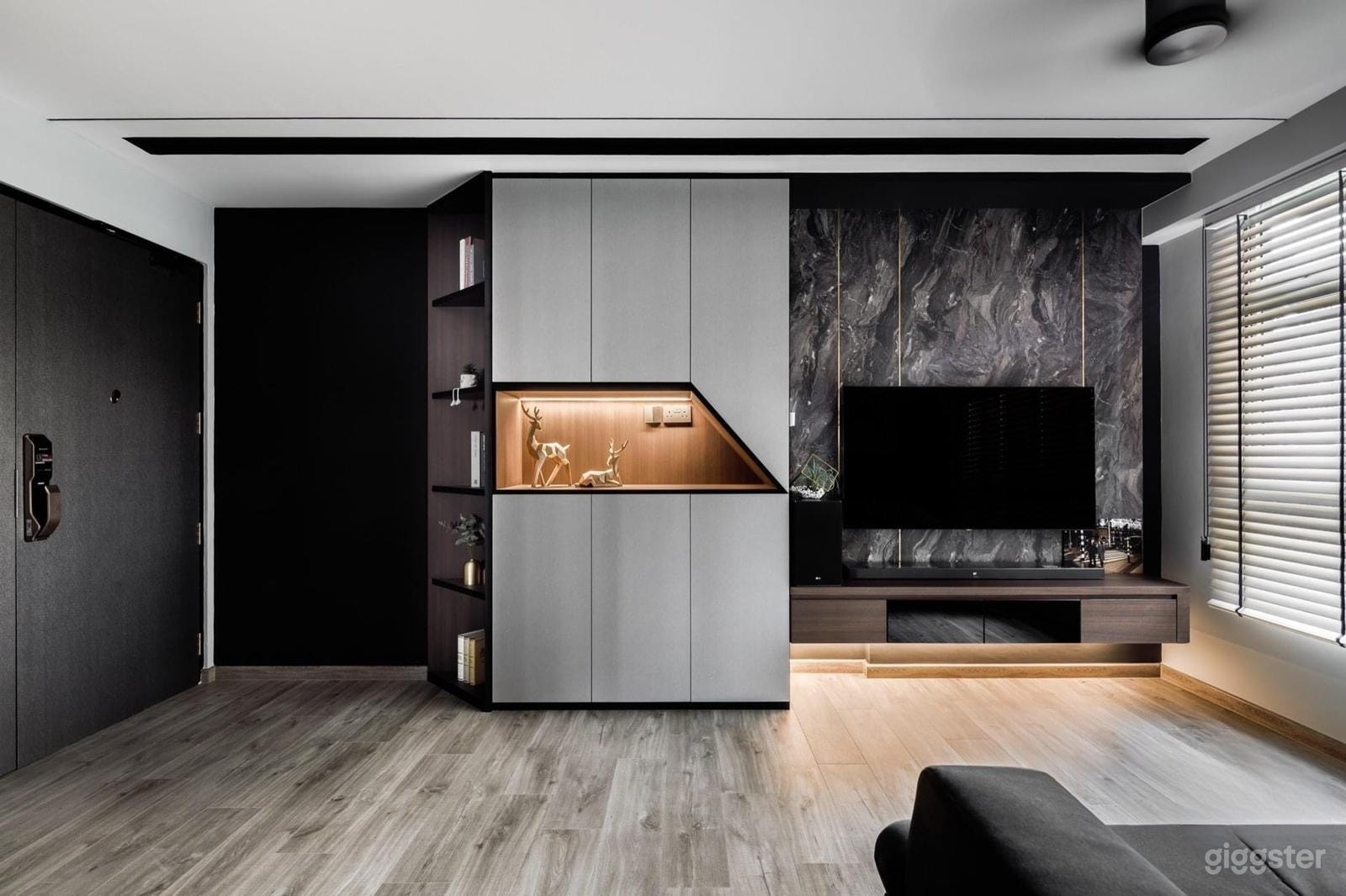 Contemporary Modern Luxury 4rms Photo 3