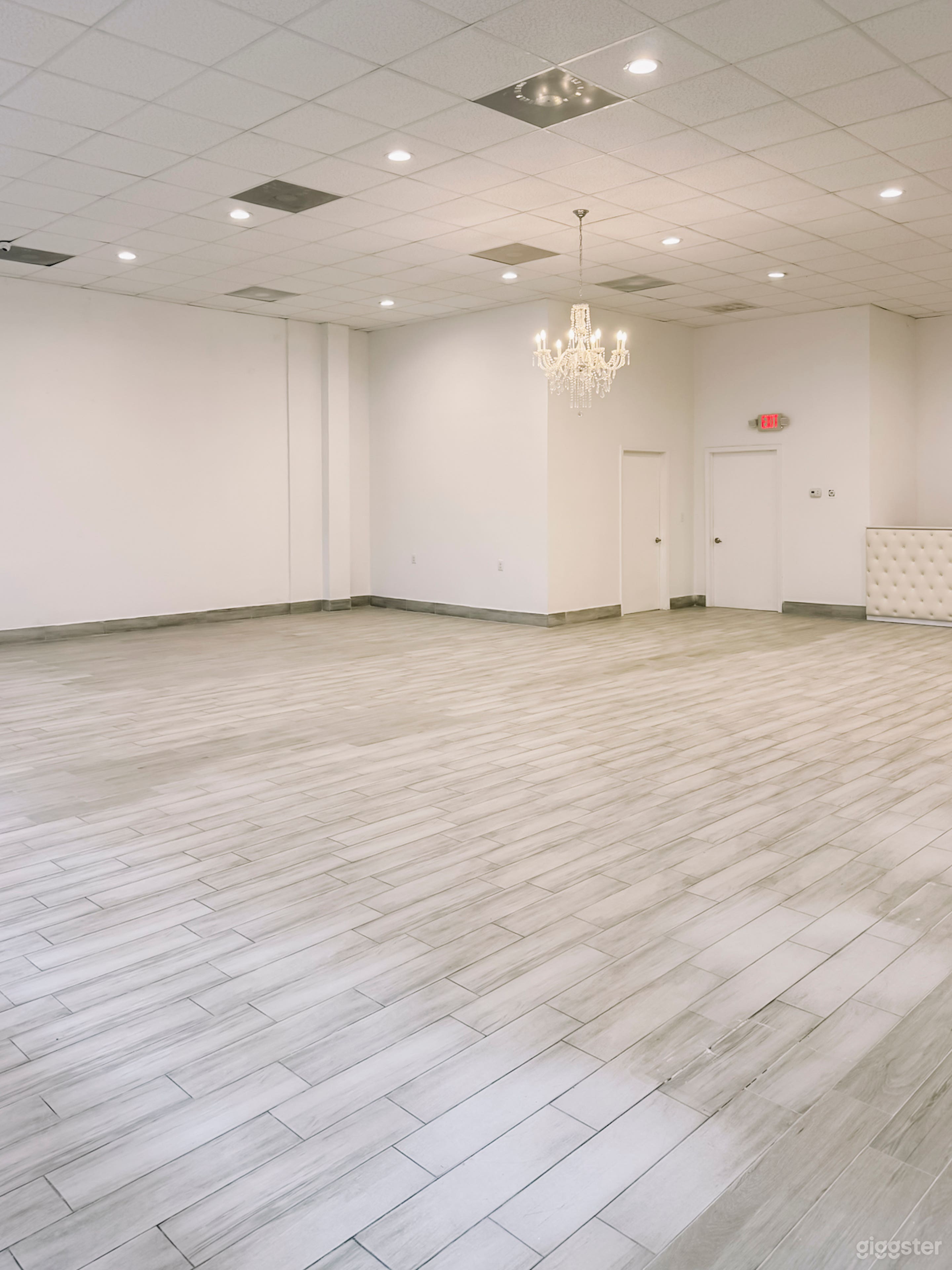 Completely open floor plan!