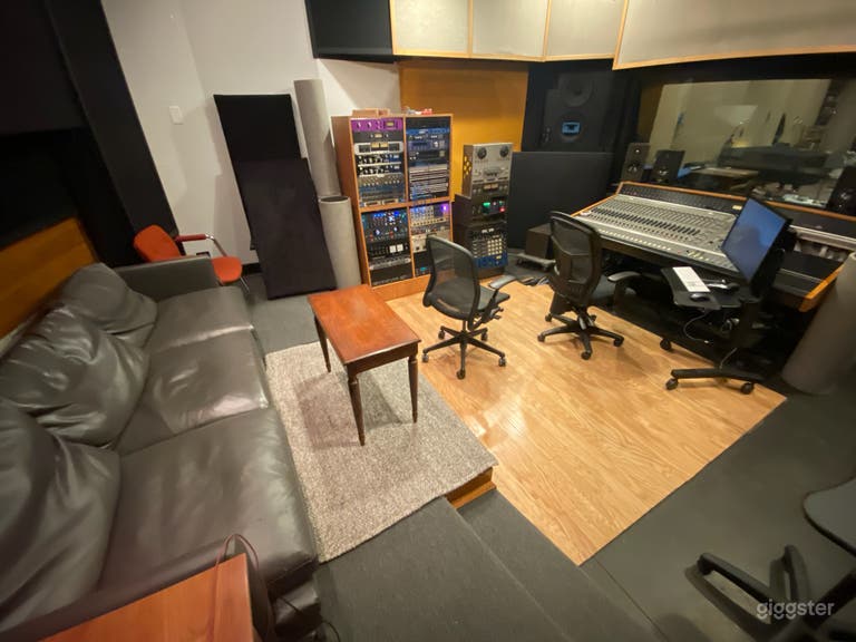  Control room: 15’x15’x12’ 