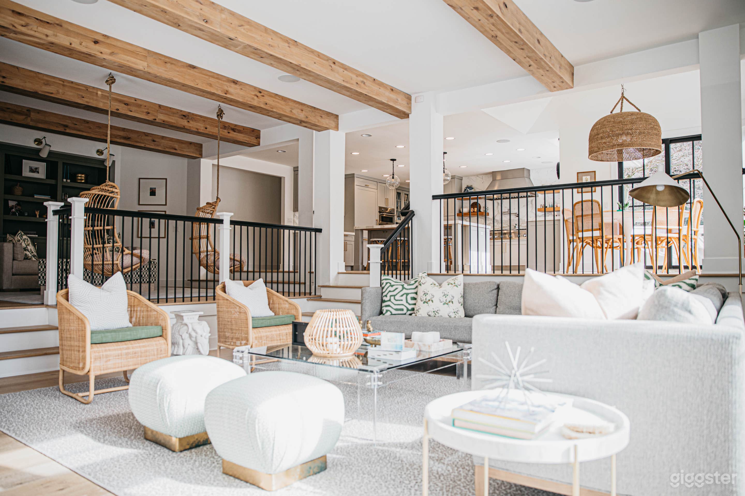 Chic family home- Hollywood Hill Photo 4