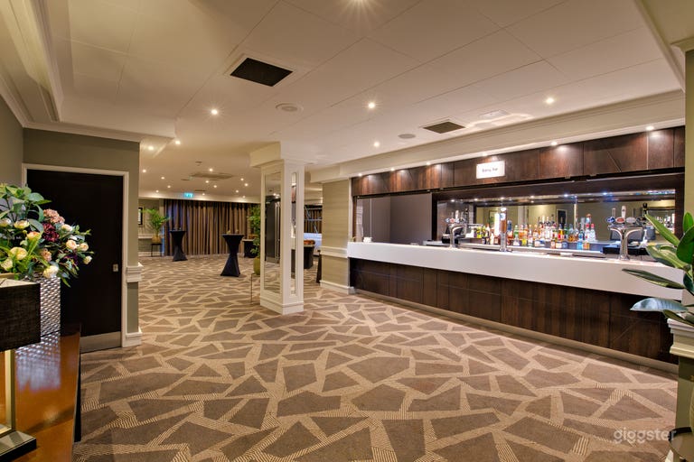  Ealing Suite Foyer 