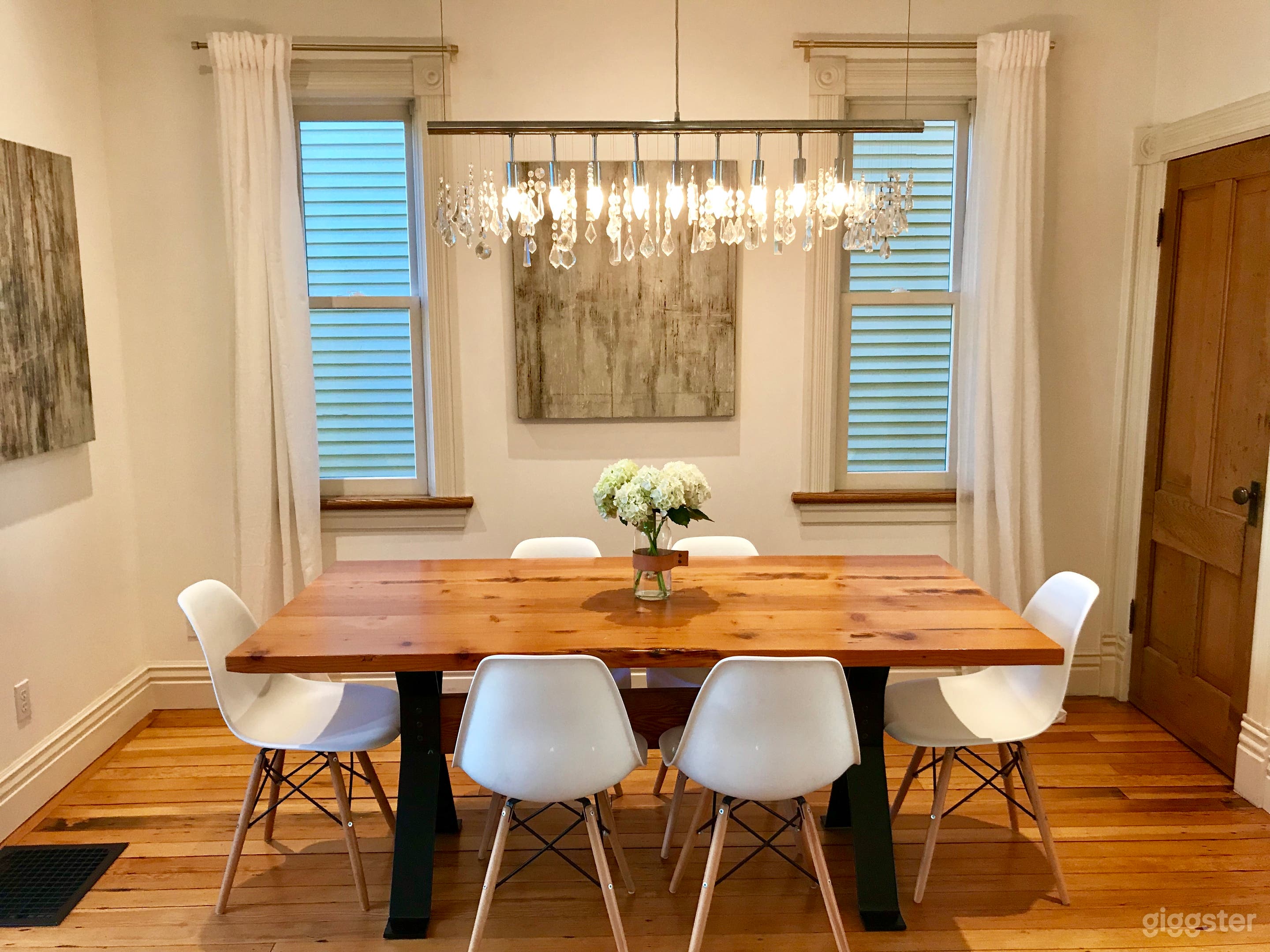 Open-Concept Heritage Home with Sixteen Skylights Photo 4