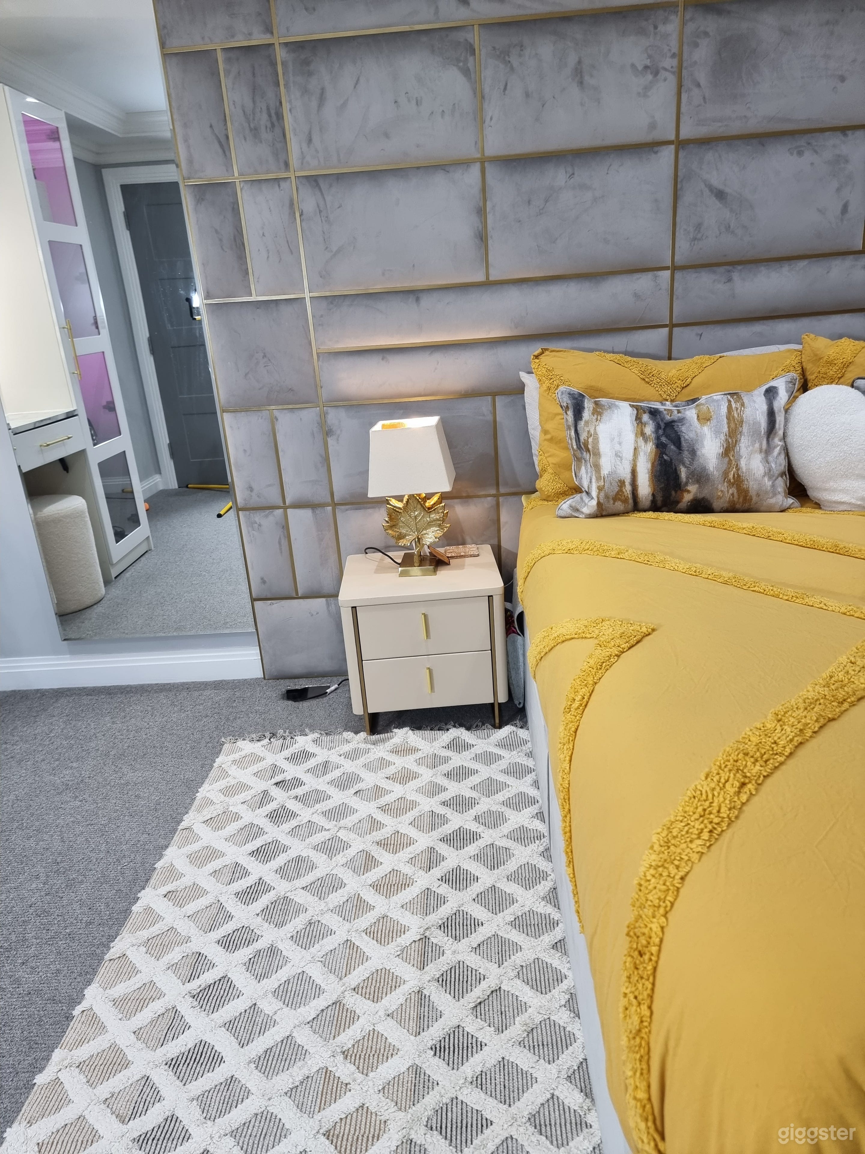 Spacious master bed room. With dressing table and walk in wardrobe 