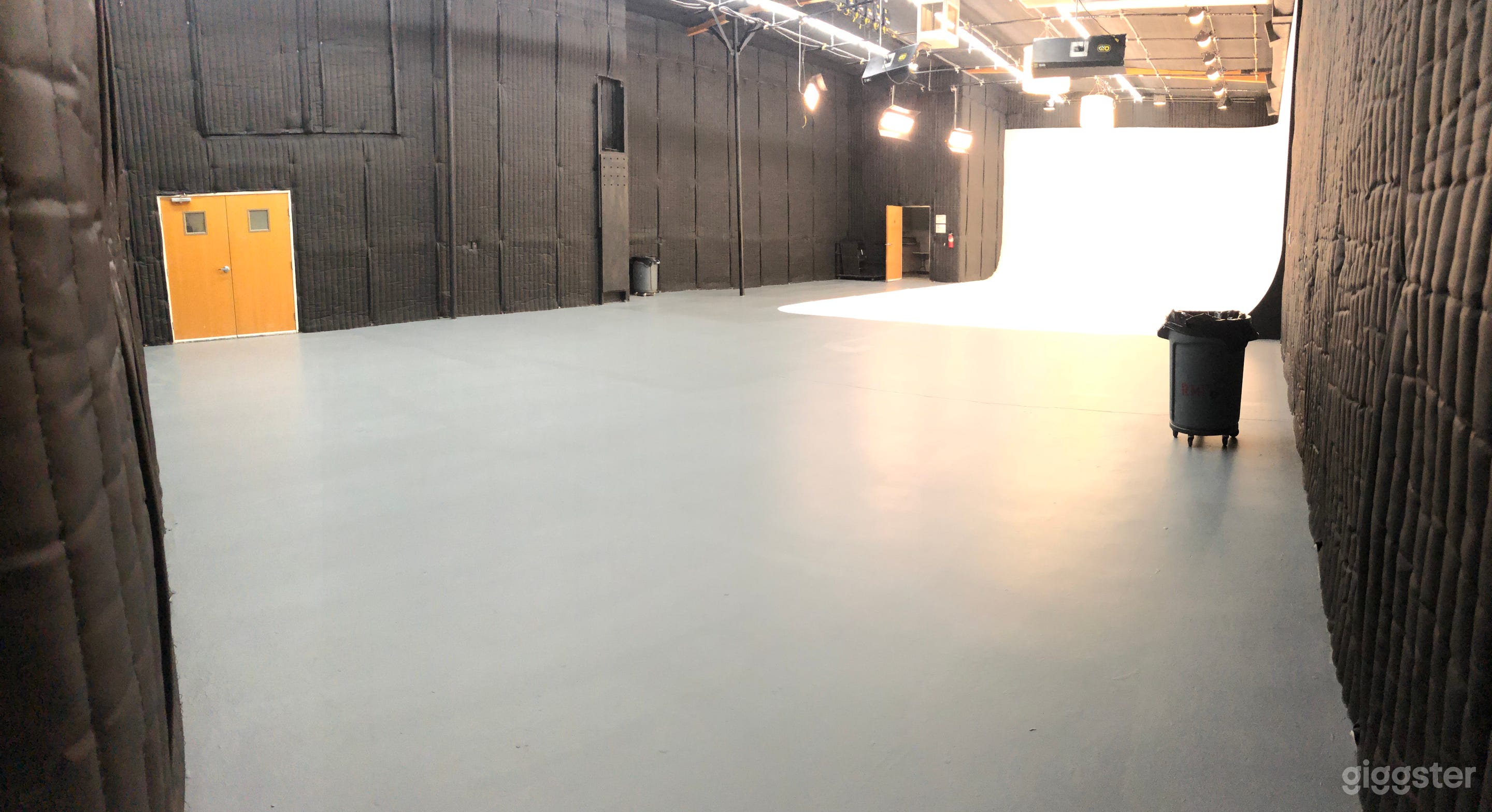Soundproof Film Production Studio/Sound Stage Photo 3