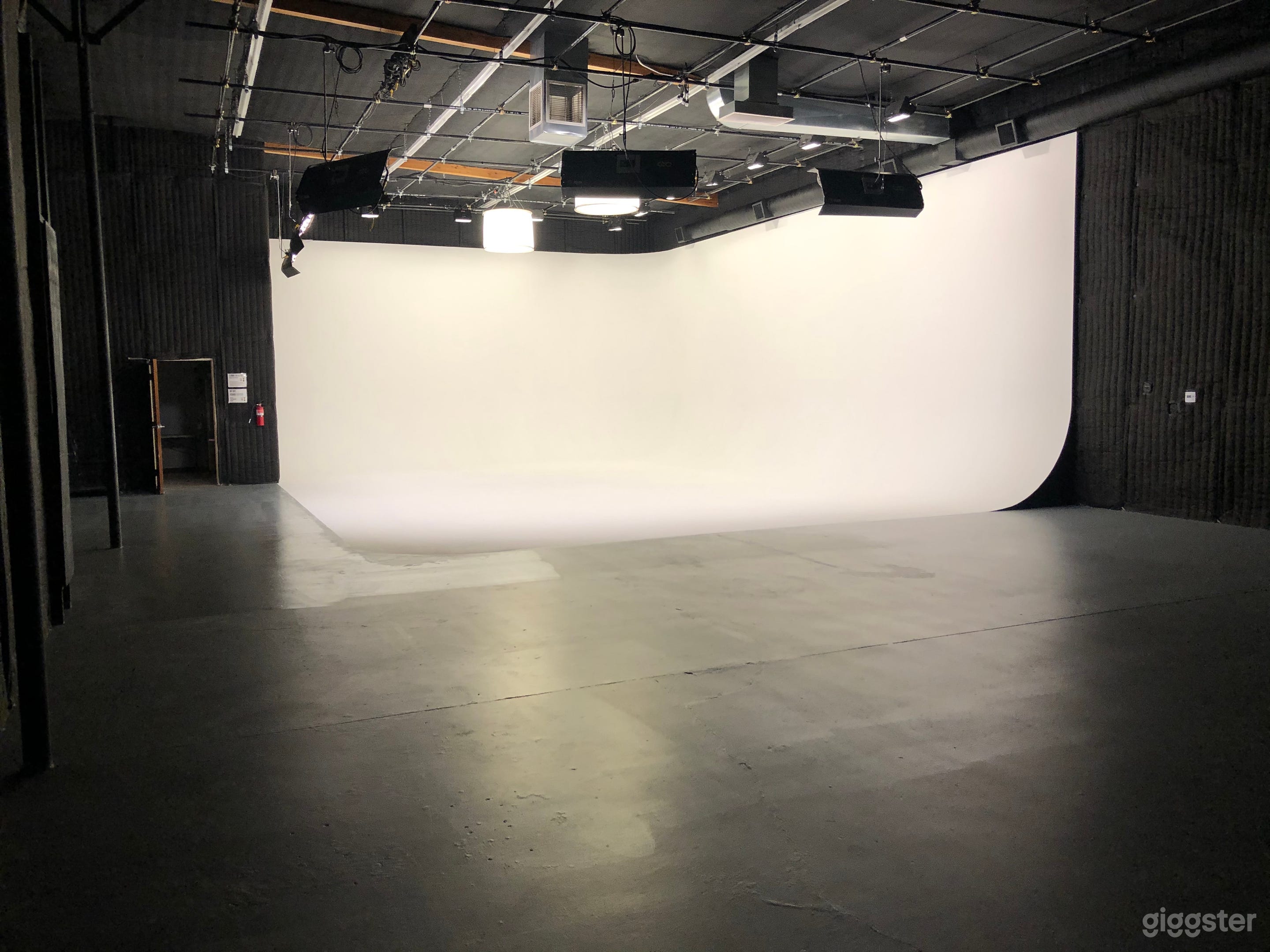 Soundproof Film Production Studio/Sound Stage Photo 1