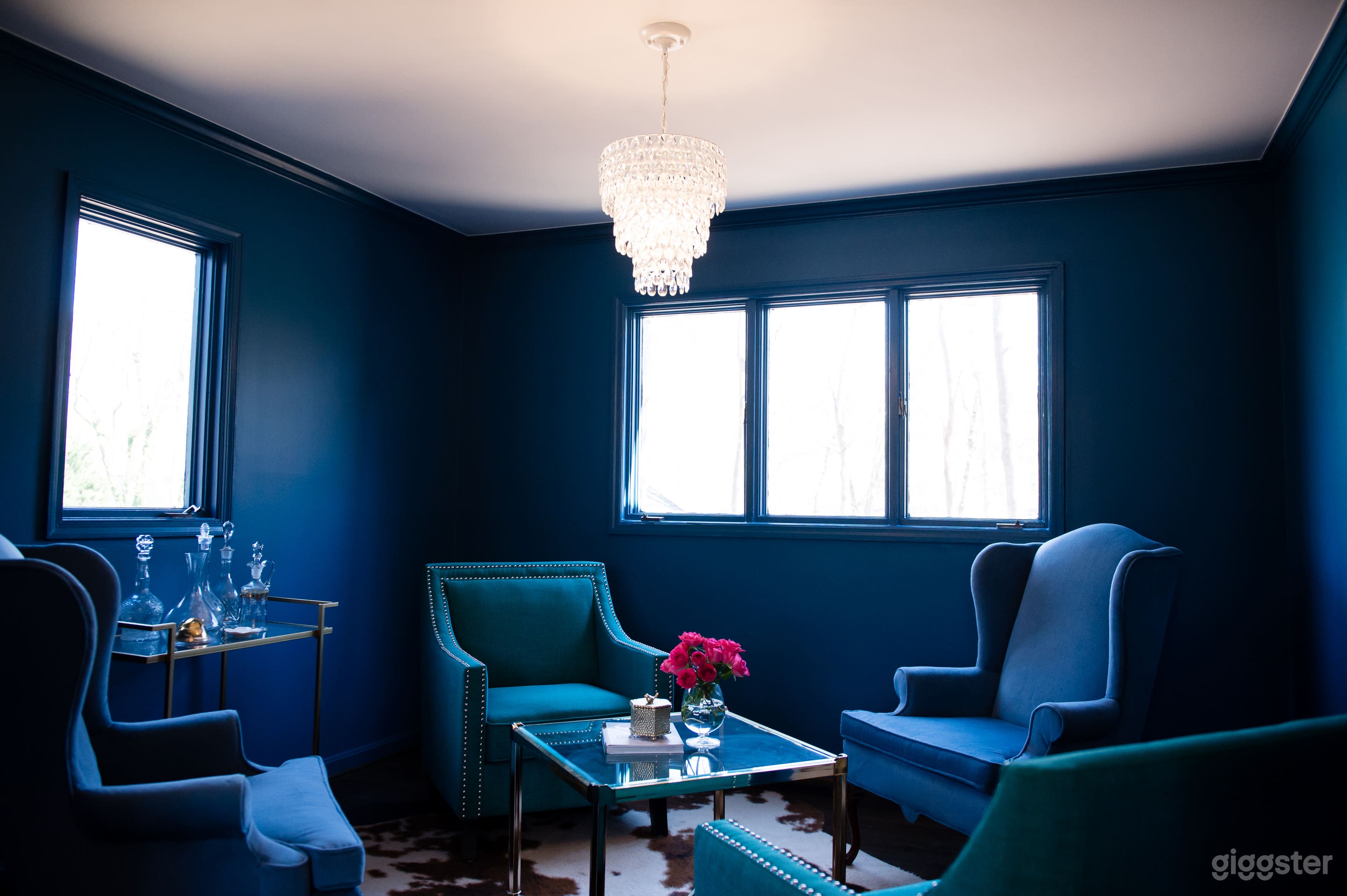 Stylish Home | Bold Colored Walls + Statement Wall Photo 3