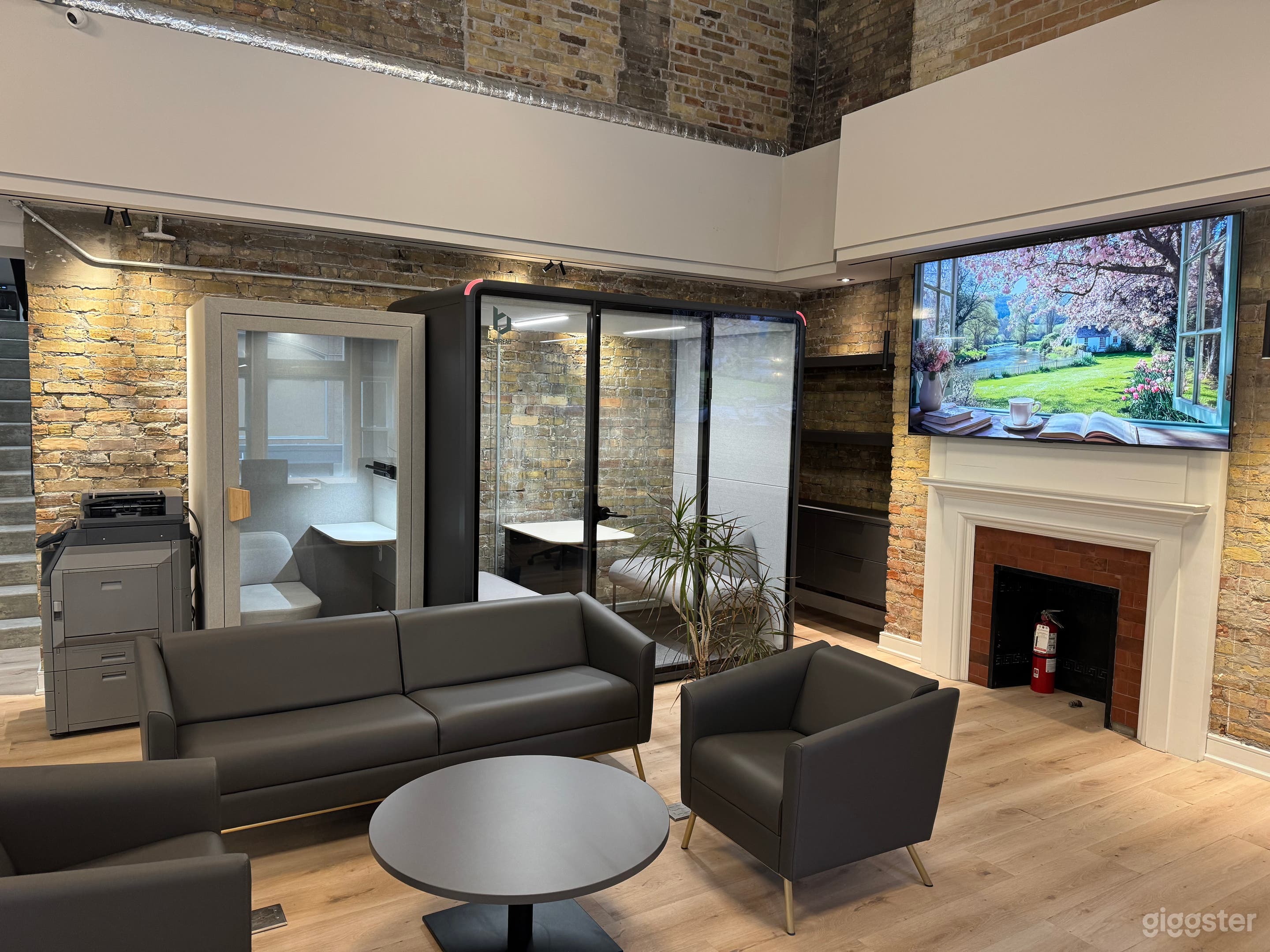 Historic Downtown Toronto Event Space Photo 3