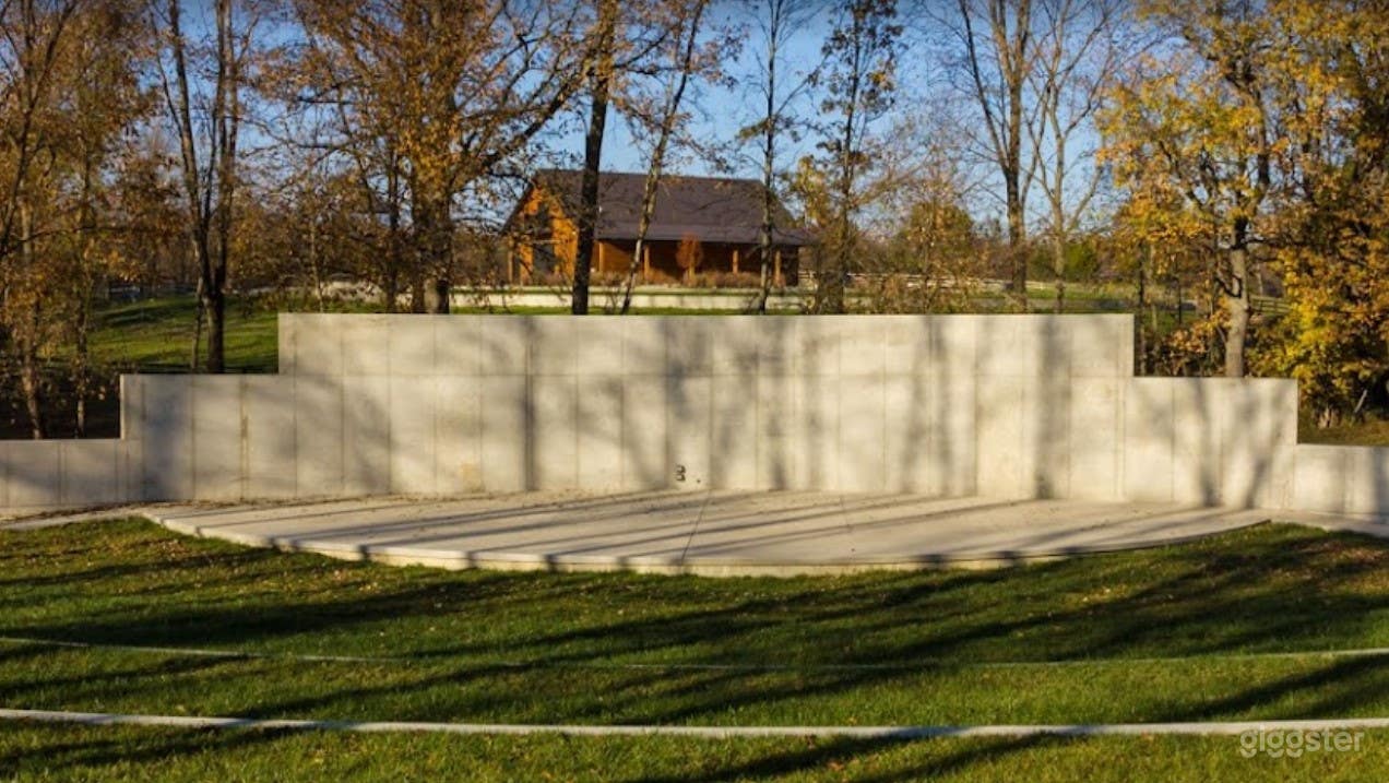 Outdoor Amphitheater in Chelsea Photo 3