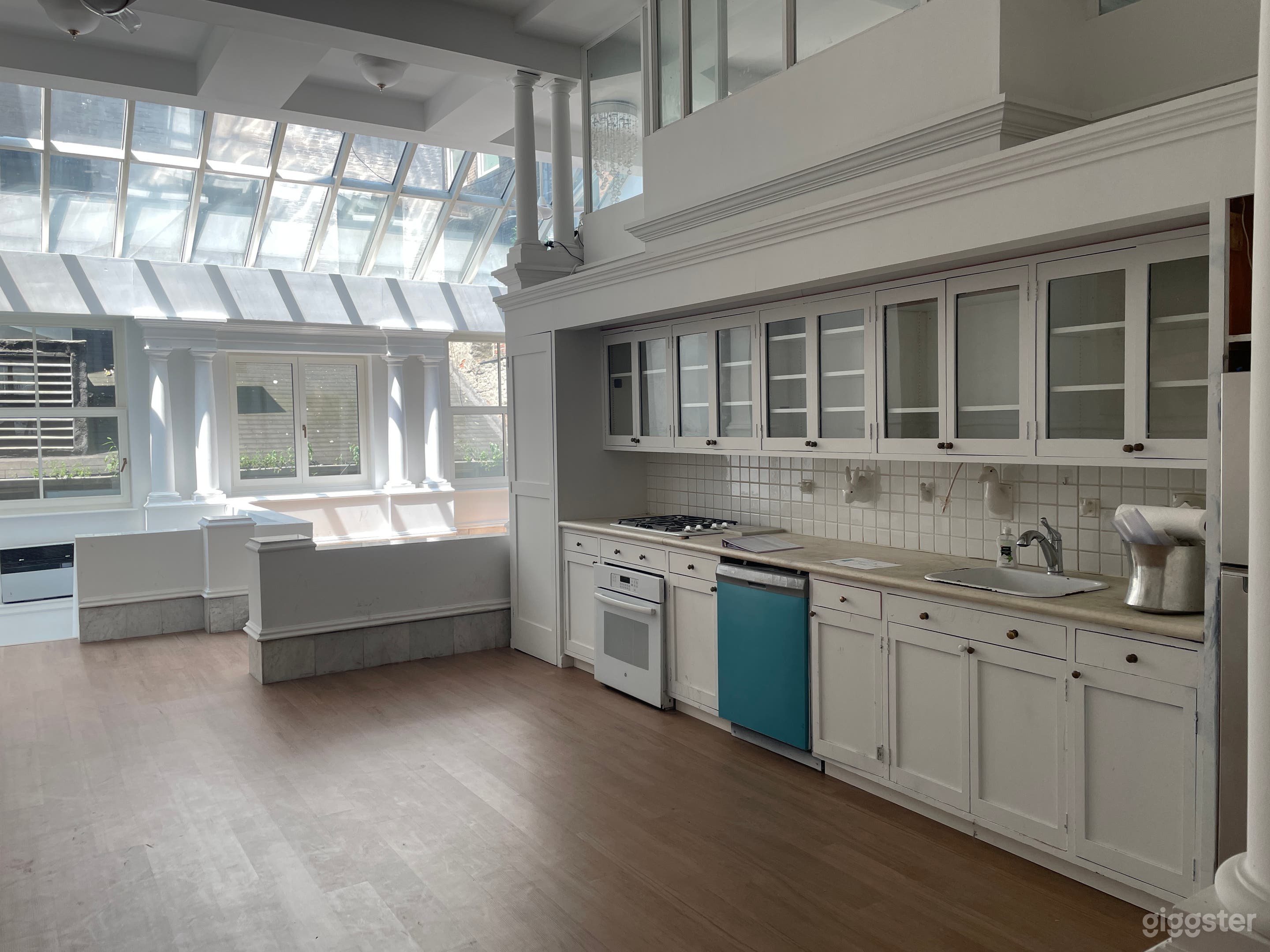 Huge Classic SoHo Loft, the real deal, open for any use Photo 4