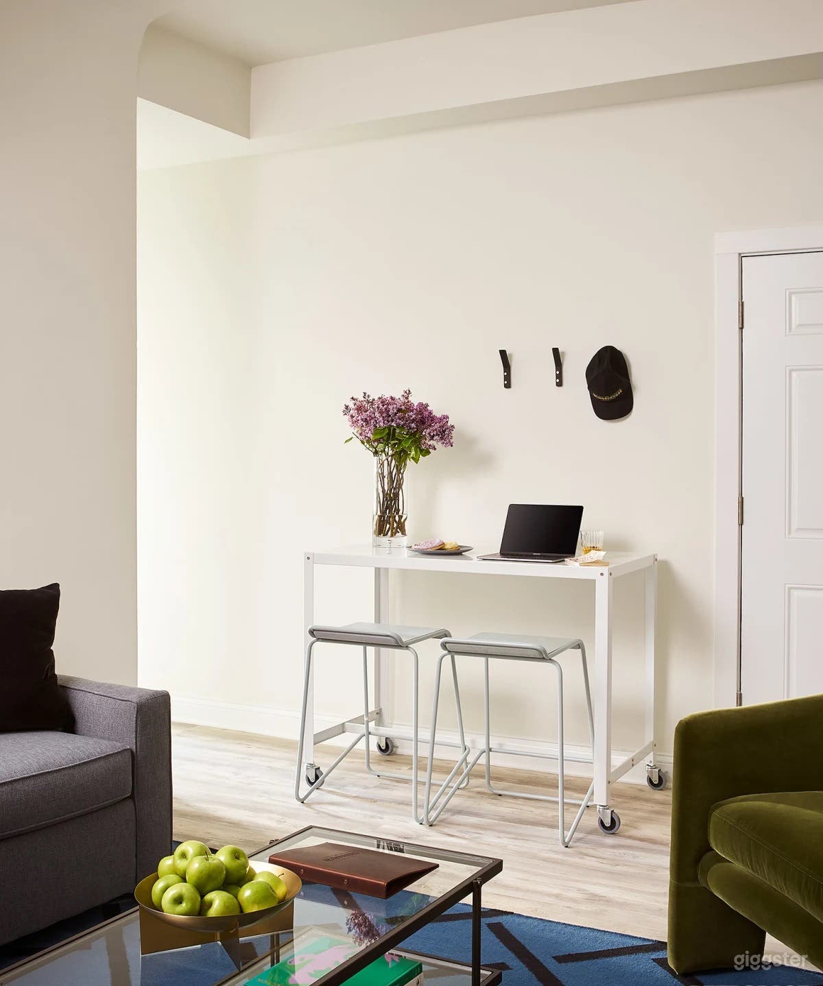 Apartment - Vintage + Modern Photo 3