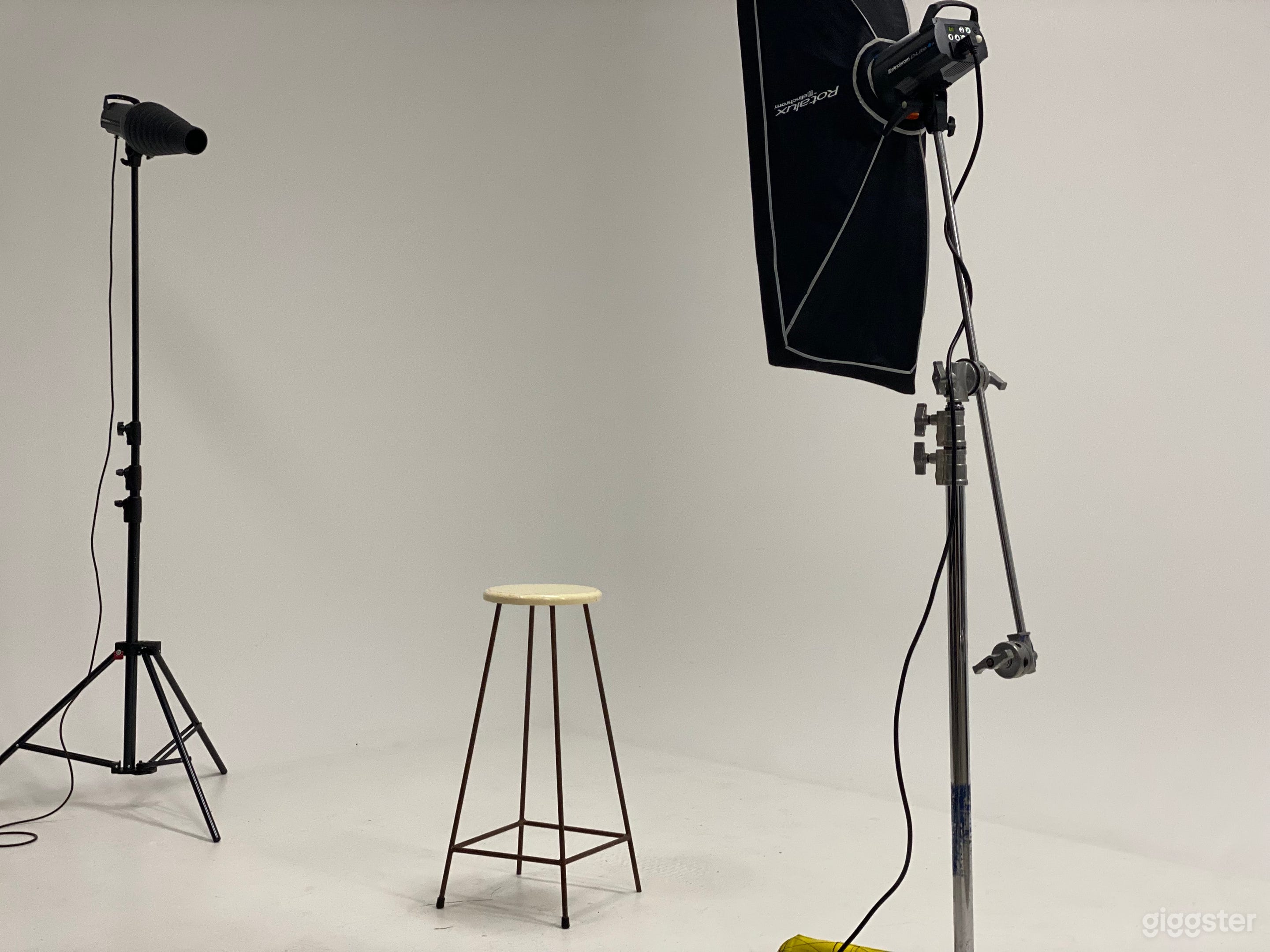 Backstage Studio in East Vancouver with Cyclone Wall Photo 2