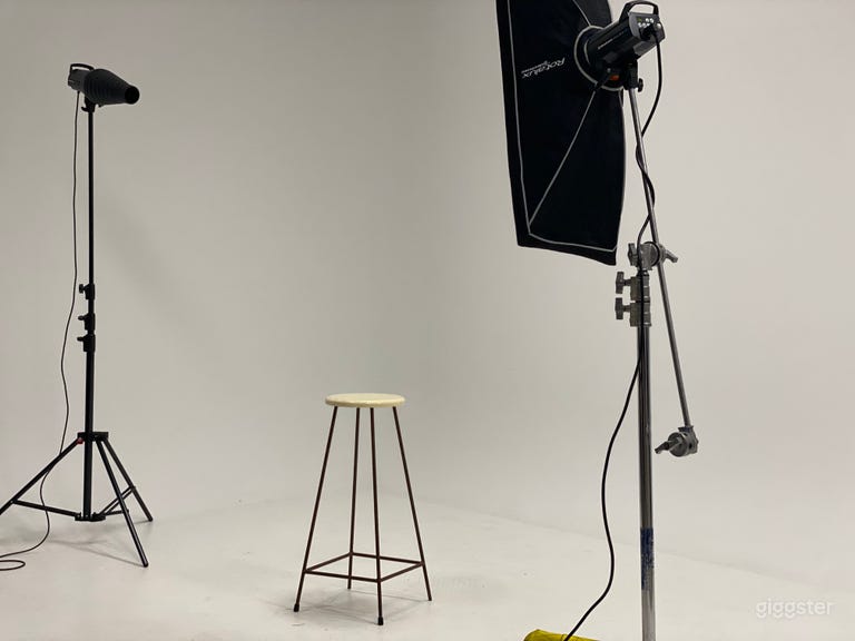  Backstage Studio in East Vancouver with Cyclone Wall 