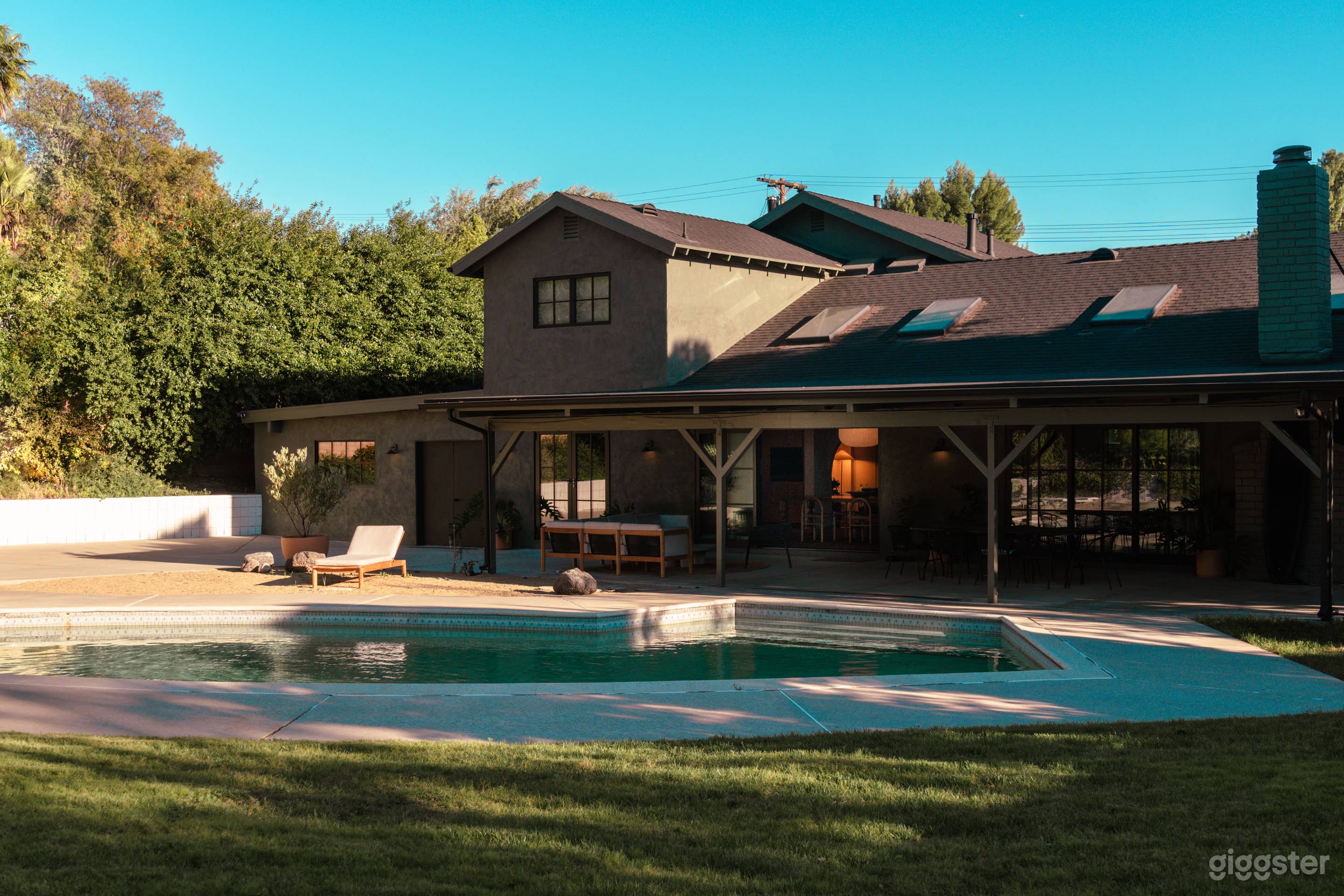 Hacienda Granada Hills Photo 1