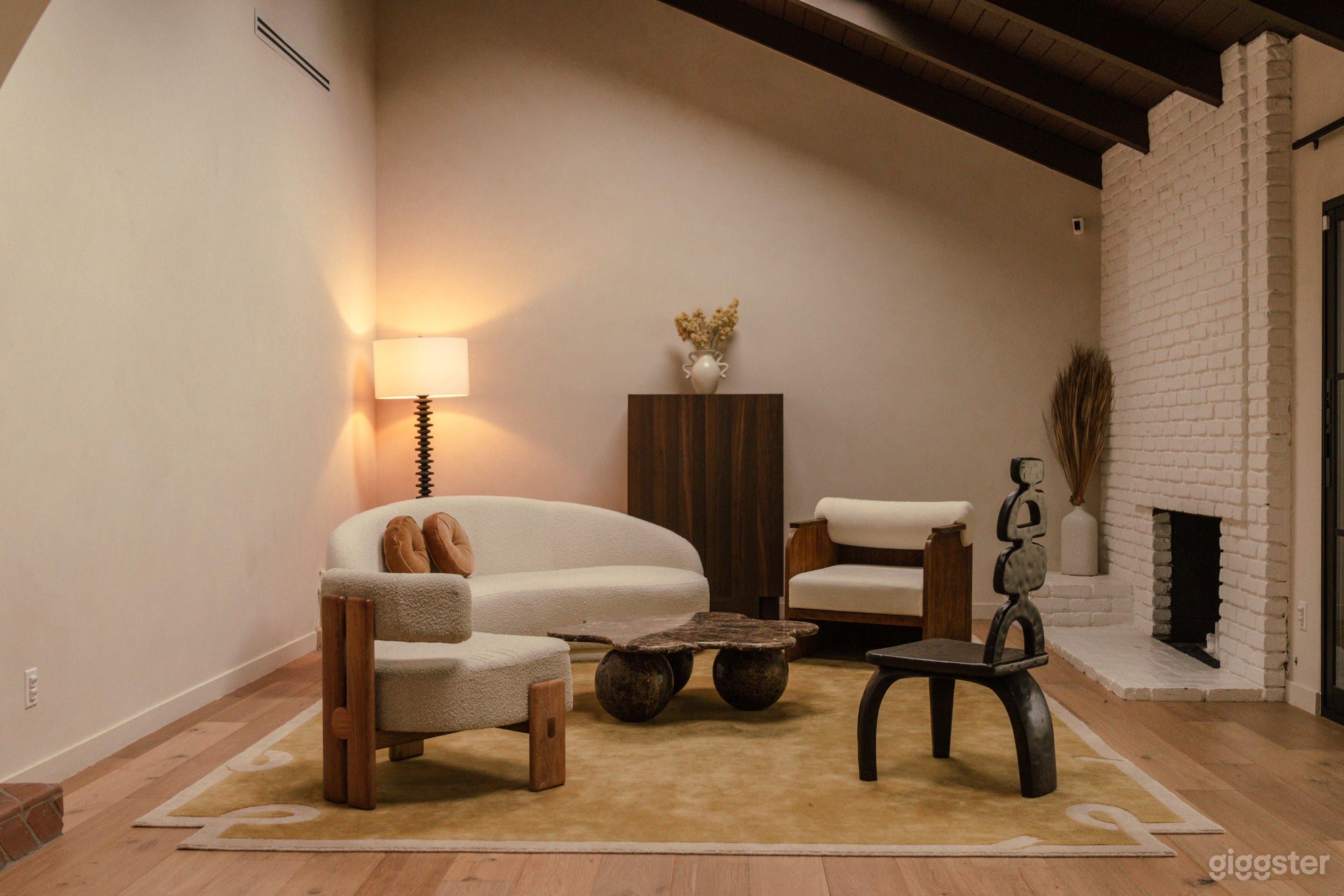 Hacienda Granada Hills Photo 3