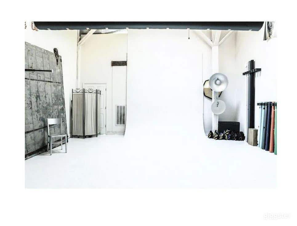 Modern Boutique Photo Studio in Germantown Photo 2