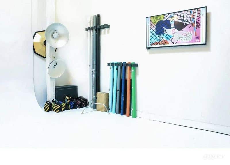 Modern Boutique Photo Studio in Germantown Photo 3