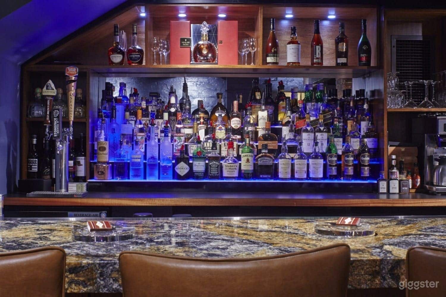 Portsmouth Cigar Bar Area Photo 4