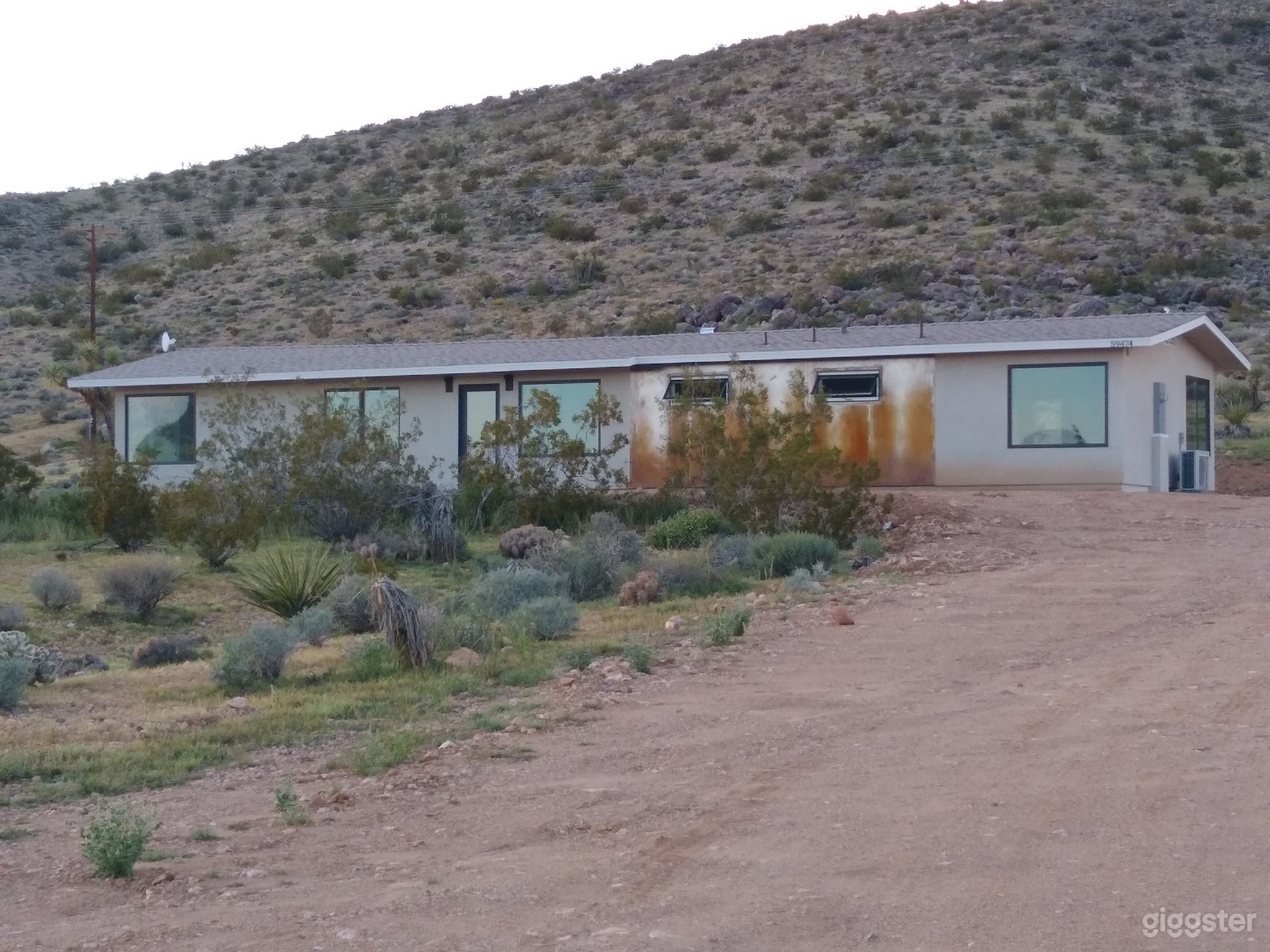 Mid-Century Mecca in the Desert Photo 3