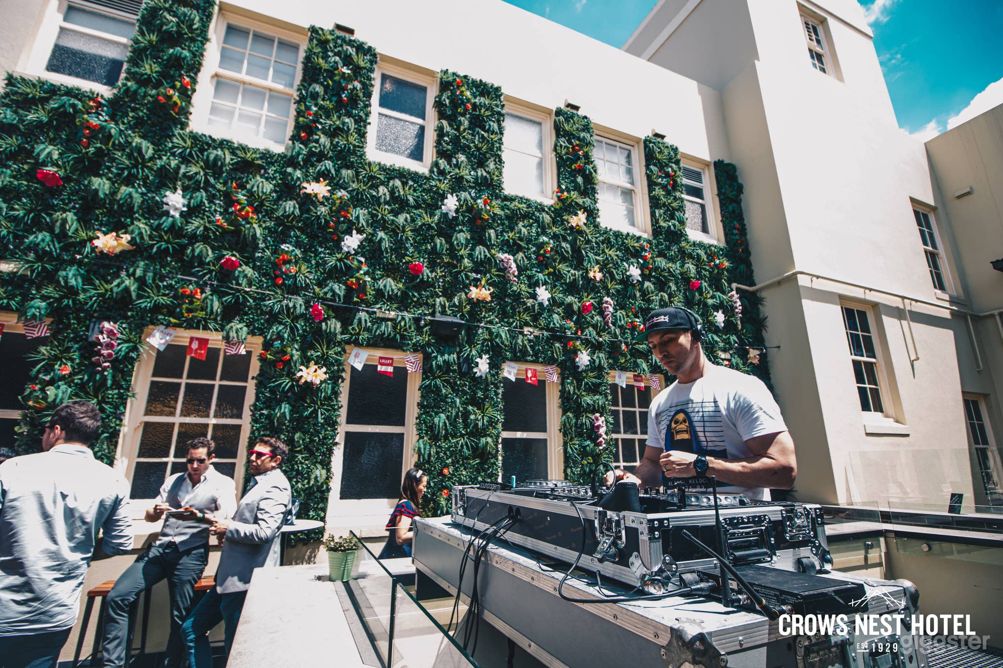 The Crows Nest Hotel Photo 4