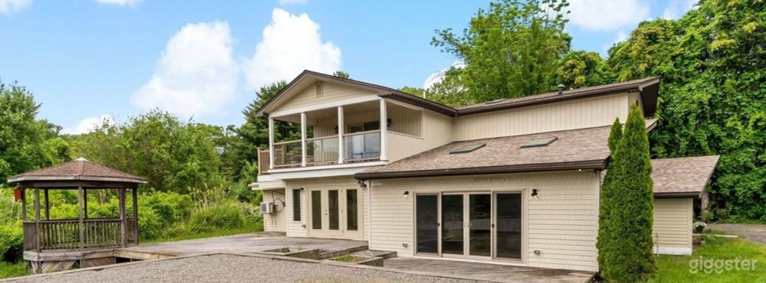 Foto di Ritiro sul lungofiume situato vicino alla strada statale 24 2