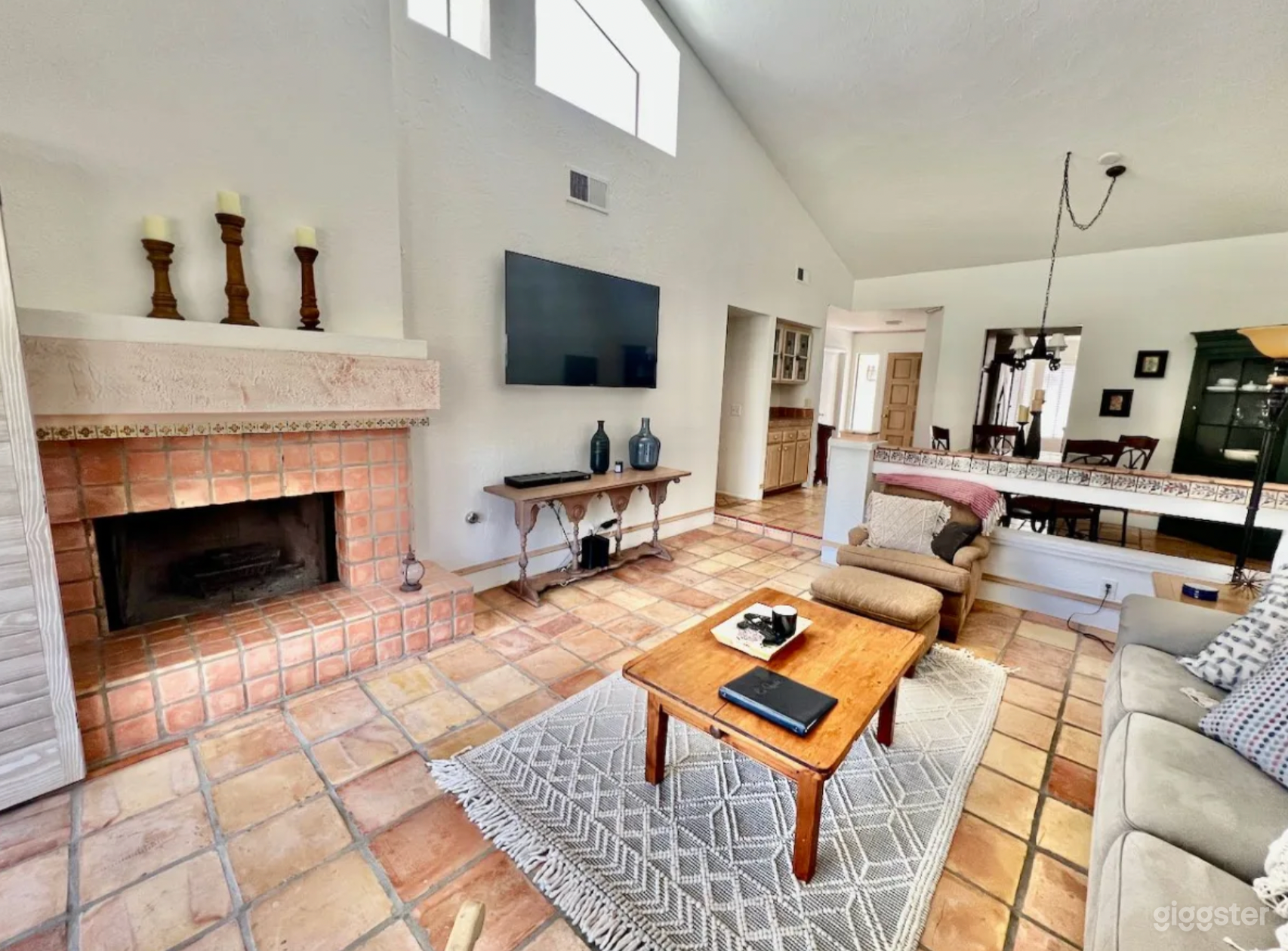 Palm Springs Resort Location Photo 1