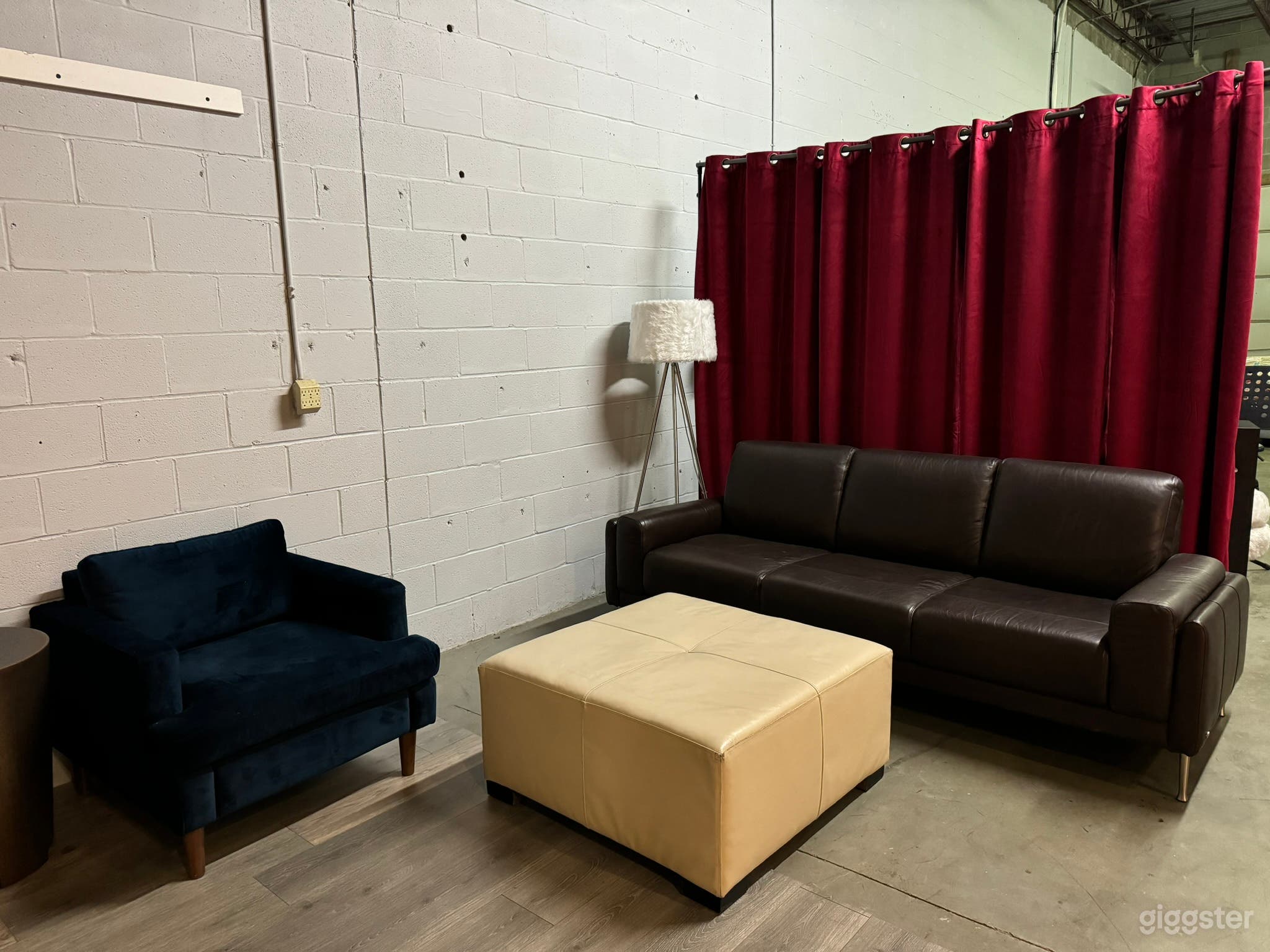 1800 sqft Photo and Video Studio Photo 3