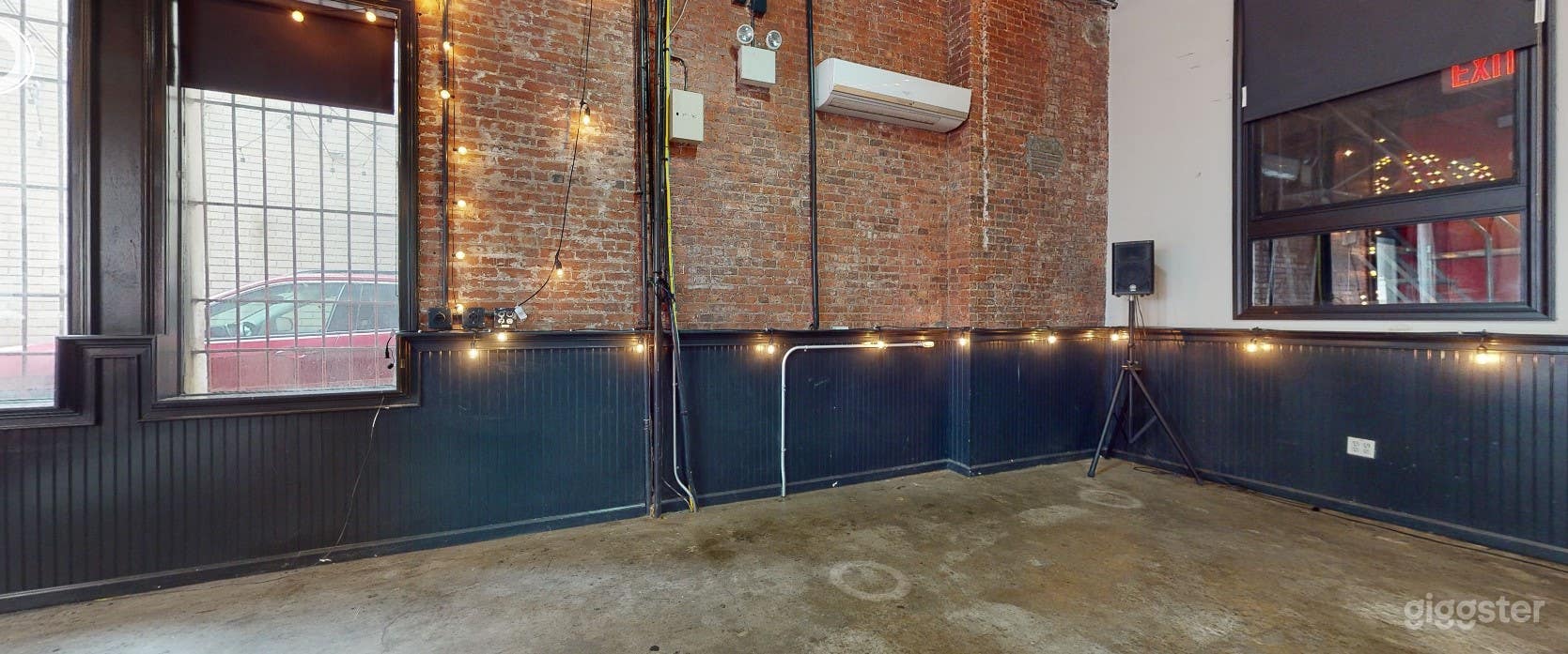 Raw Space With Access To Alley Way And Engine Bay Photo 4