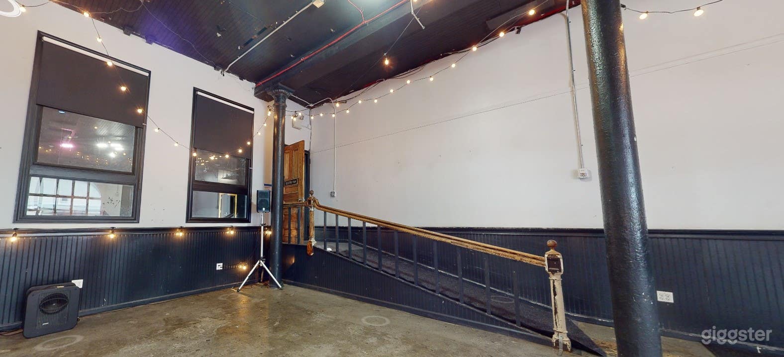 Raw Space With Access To Alley Way And Engine Bay Photo 2