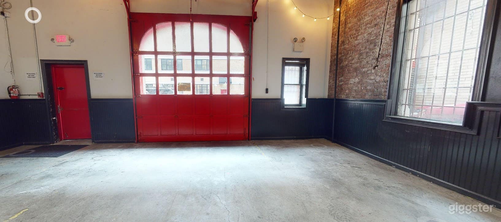 Raw Space With Access To Alley Way And Engine Bay Photo 3