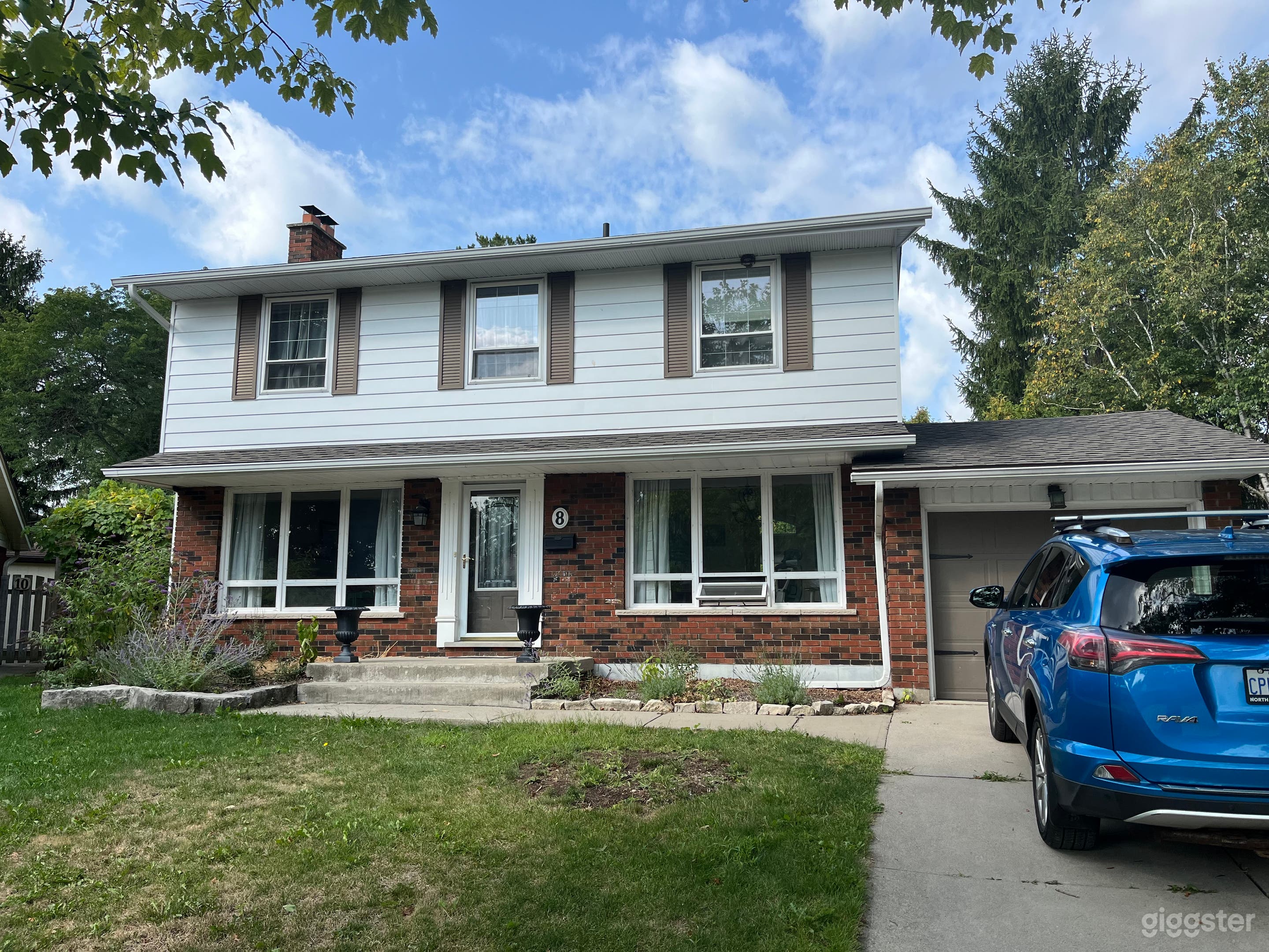 Natural light filled family home with magical backyard Photo 1