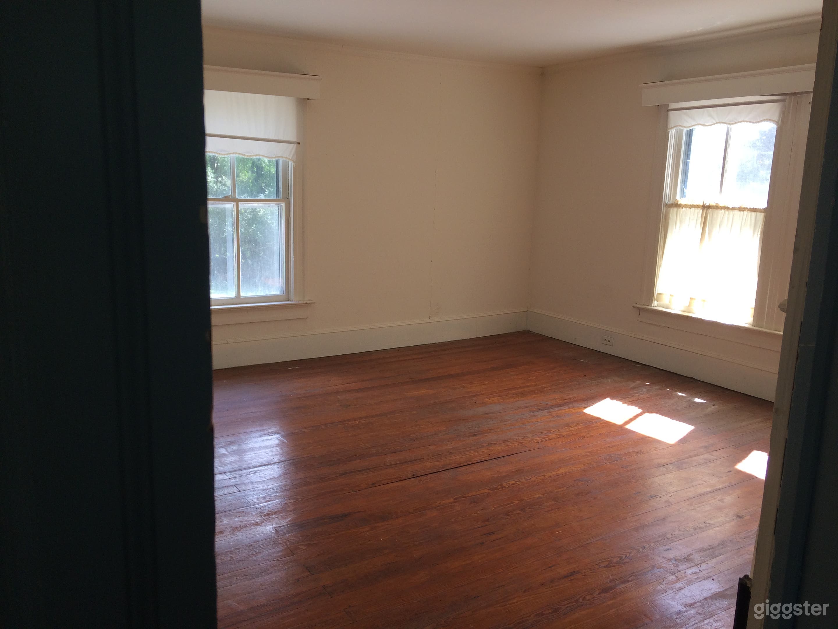 This is what the rooms look like.  Very 1914!