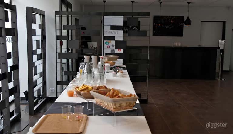  Elegant Private Lounge in Paris 