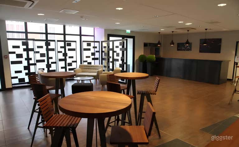  Elegant Private Lounge in Paris 