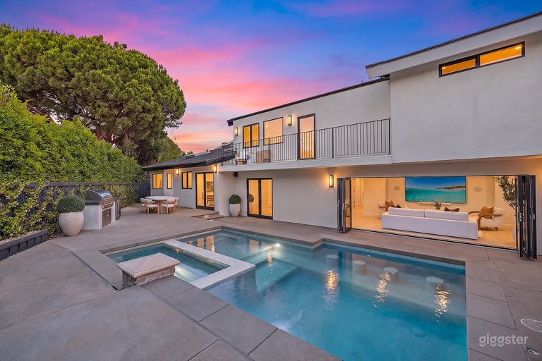  La Tenuta di Lusso di Newport | Villa con 6 Camere da Letto, con Casa Piscina 