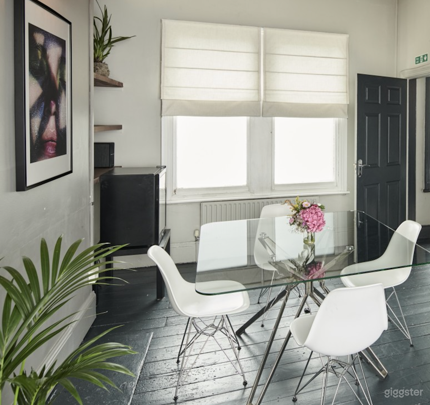 Modern Suite 3 Photo 1