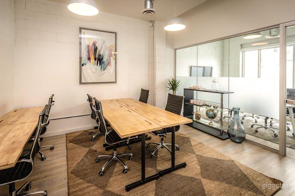 6+4-Person Office Photo 4