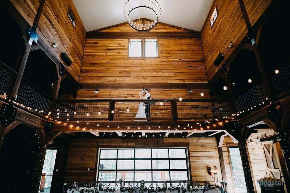 Classy Wedding and Rustic Event Barn Venue Photo 3
