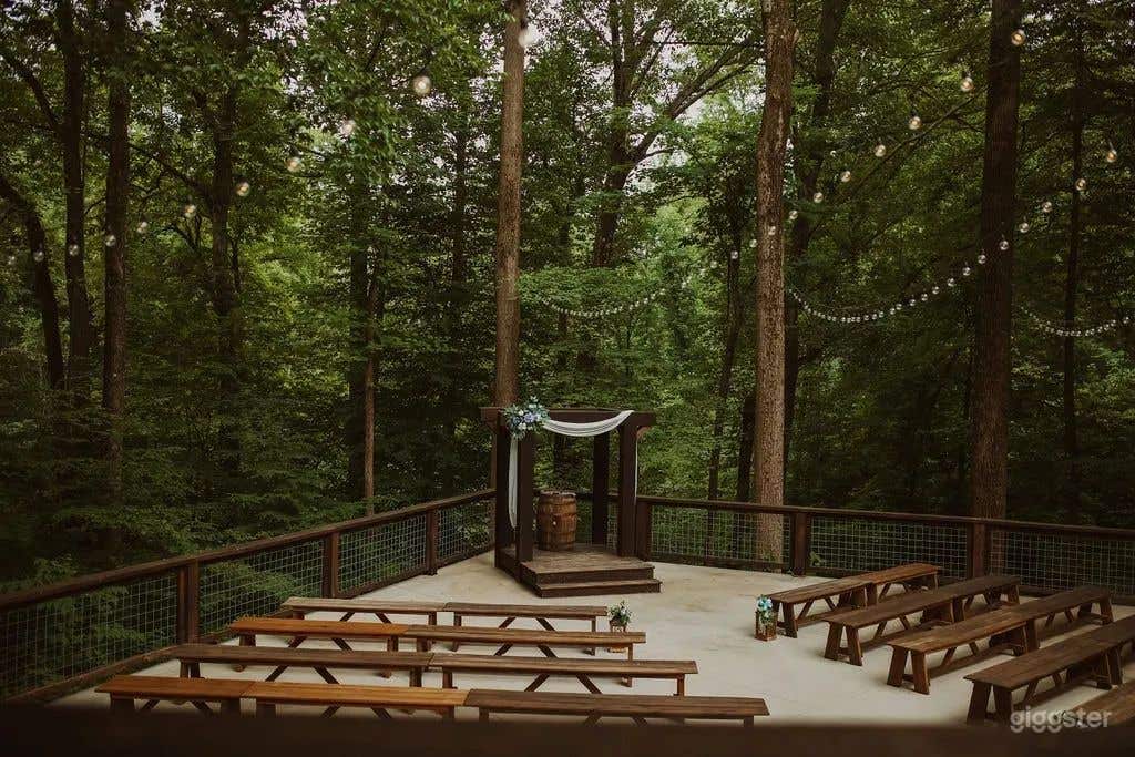 Classy Wedding and Rustic Event Barn Venue Photo 4