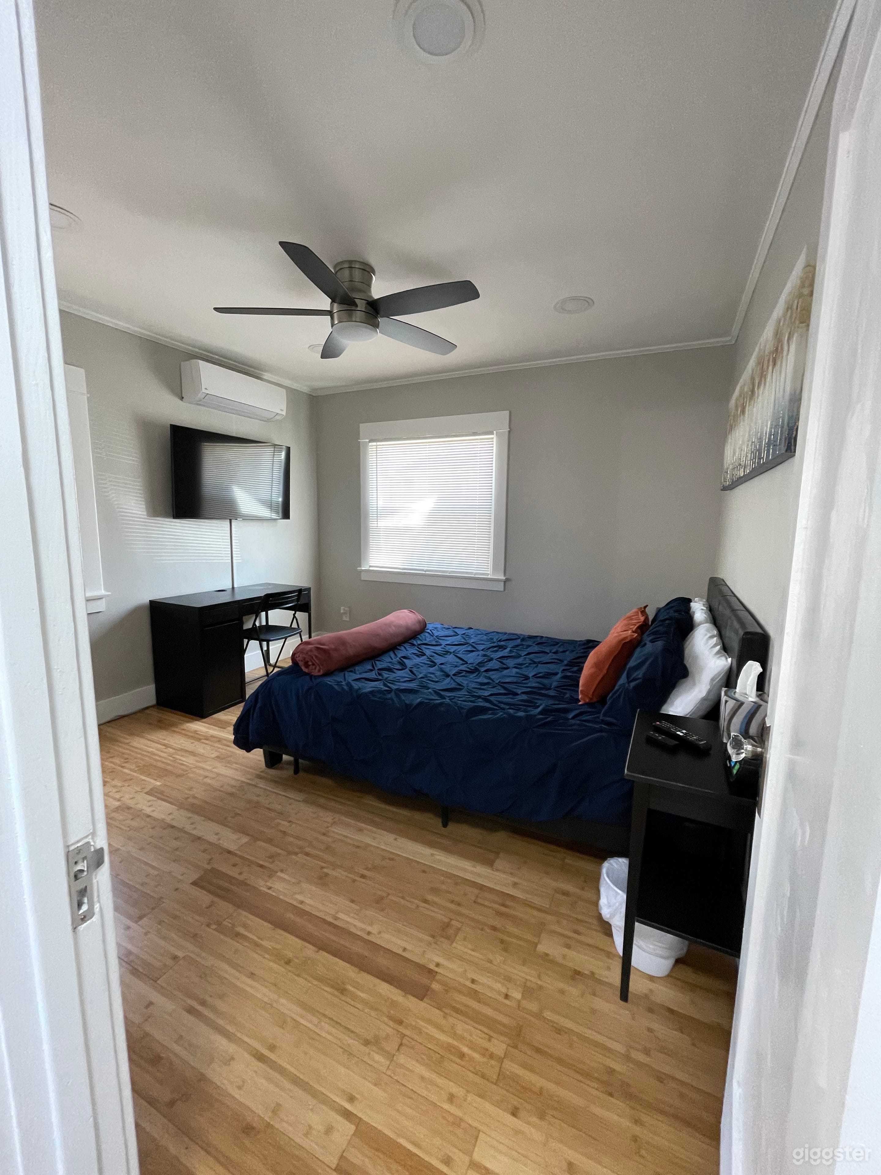 Modern 1920s Bungalow Craftsman Photo 3