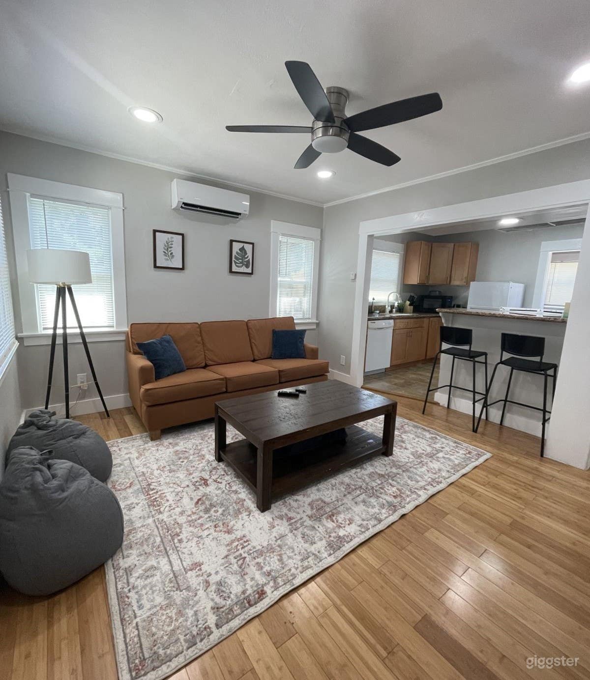 Modern 1920s Bungalow Craftsman Photo 1