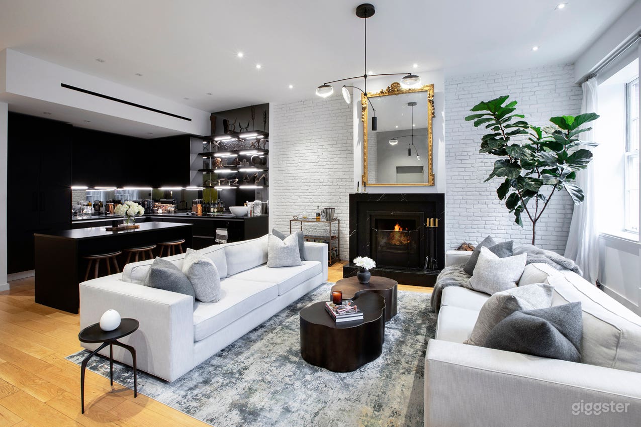 Open and integrated living - dining and kitchen space