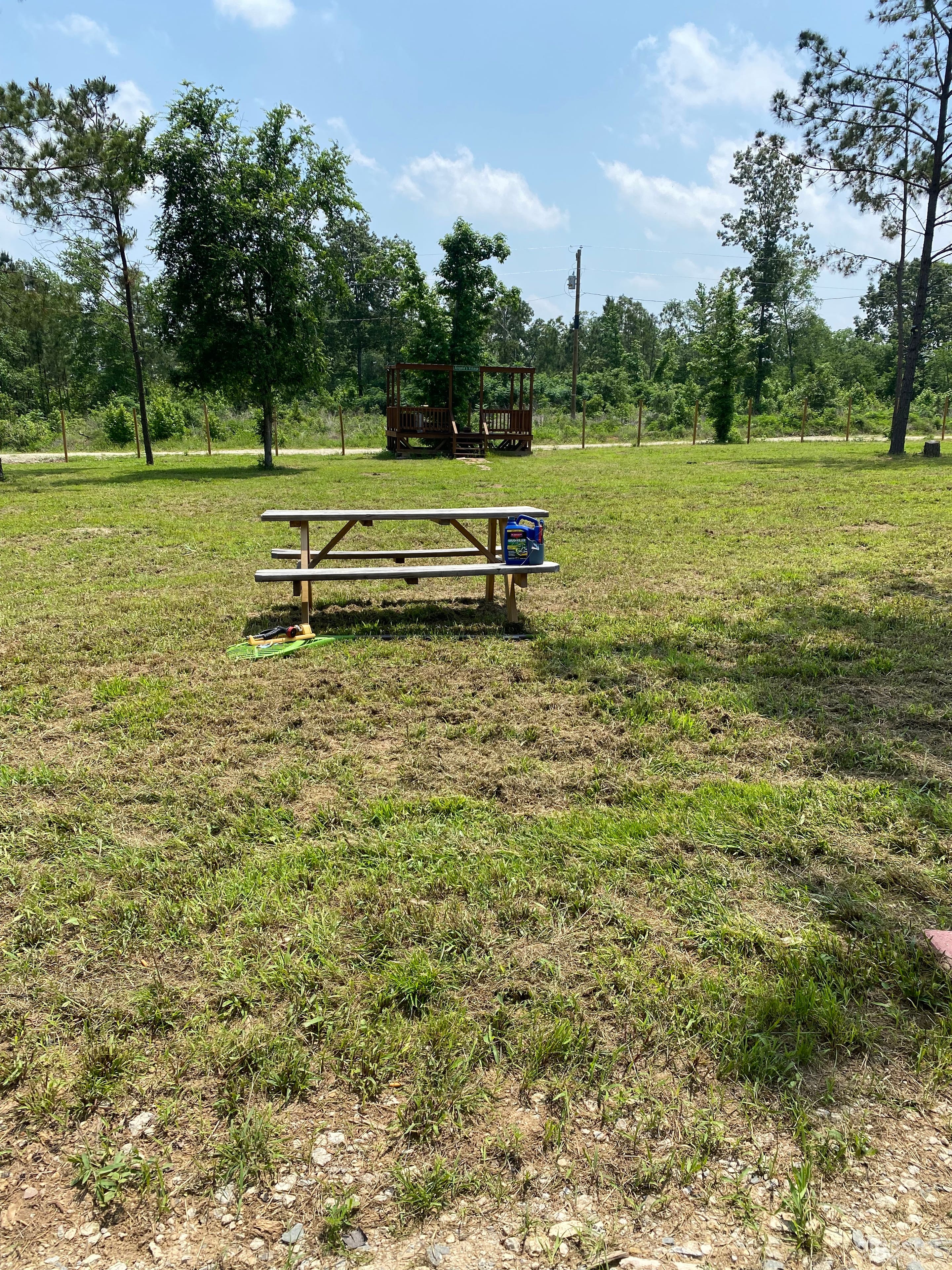 Plenty of outdoor space to let your hair down day or night. Have a picnic at the table or bring along your favorite outdoor blanket for a night under the stars . 