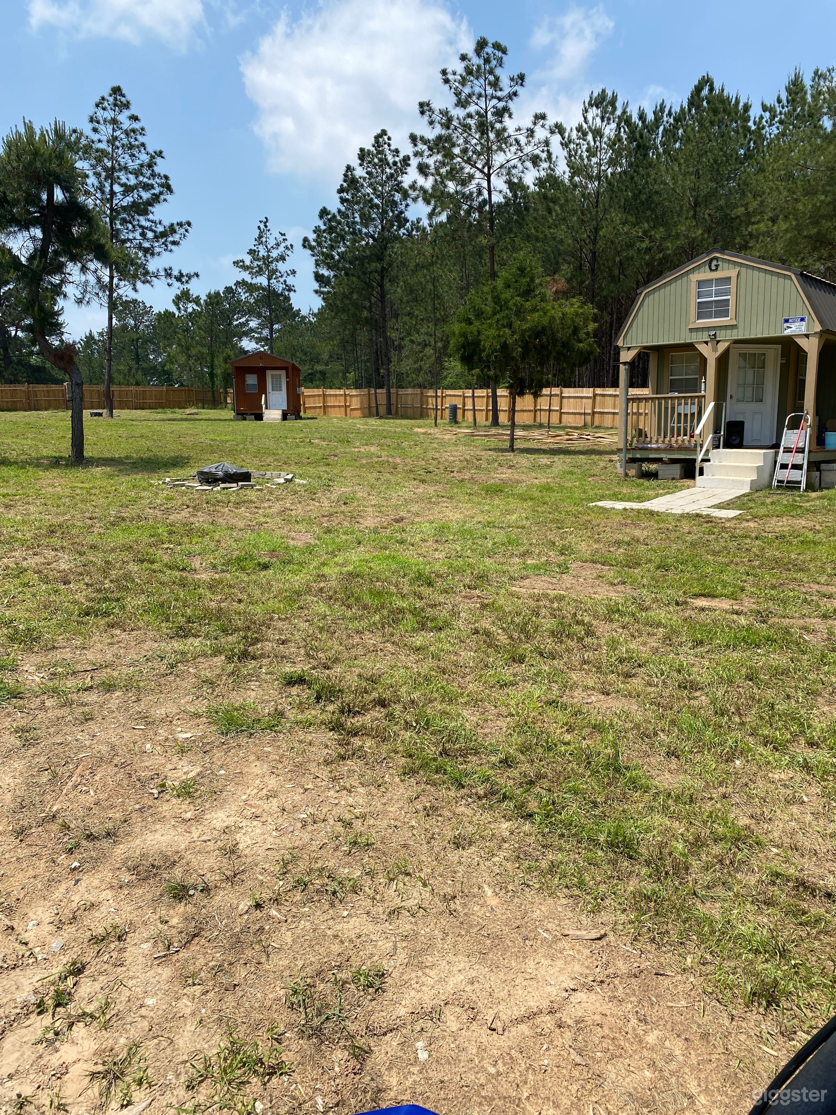 Our Tiniest of homes would include this cute intimate and cozy home for 1 to 2 guest situated at a diagonal angle from the villages Largest Tiny home. 1-6 guest. 