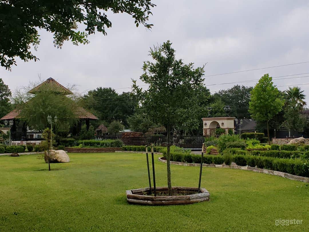 Lovely Garden for Events Photo 2