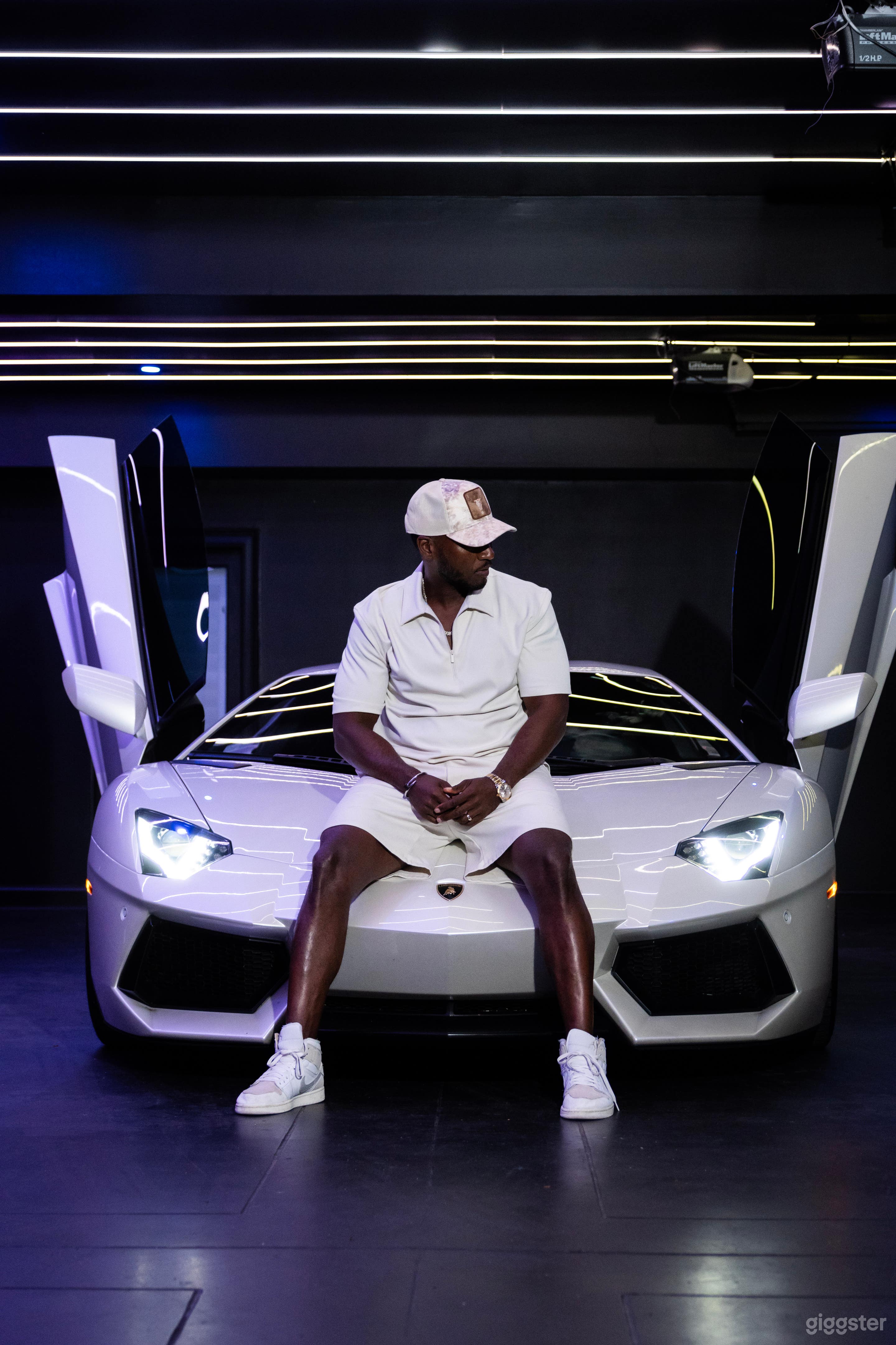 Stylish Content Creation and Gathering Space Photo 3