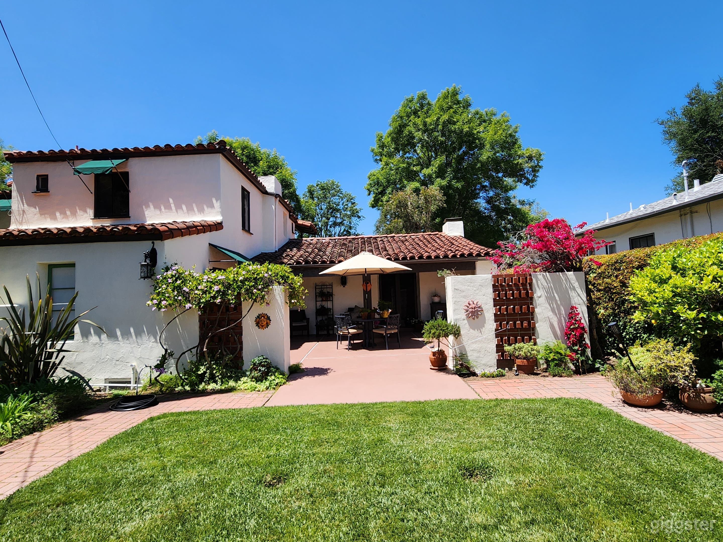 Spanish Revival on a Unique Private Cul-de-sac Photo 3