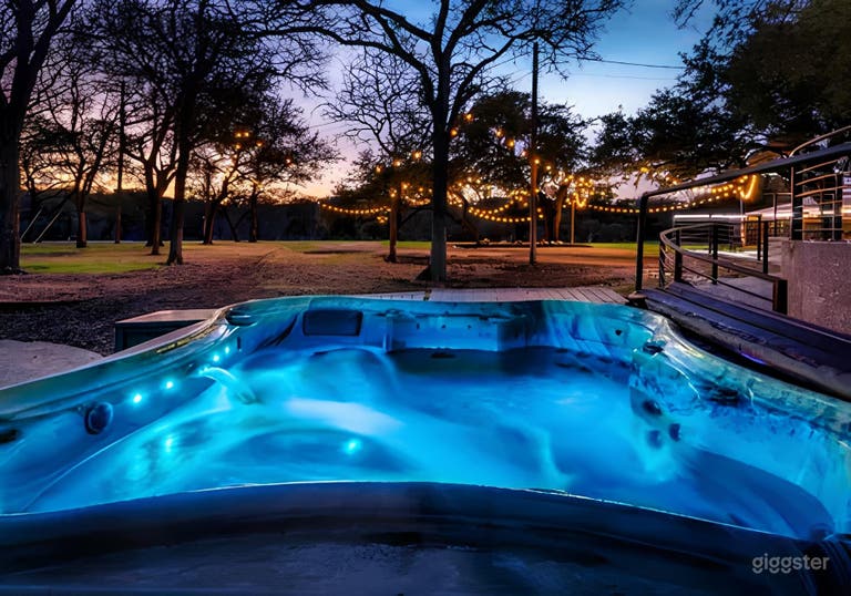 Privater Hill Country Pool mit Wasserfall & Whirlpool 