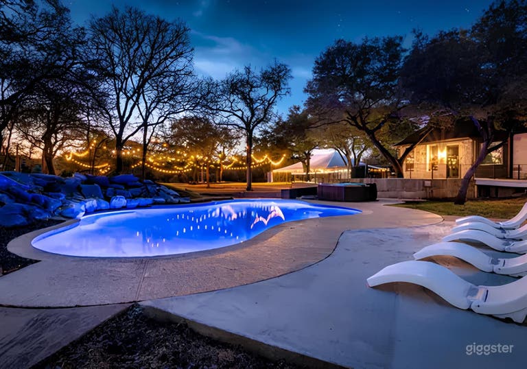  Privater Hill Country Pool mit Wasserfall & Whirlpool 