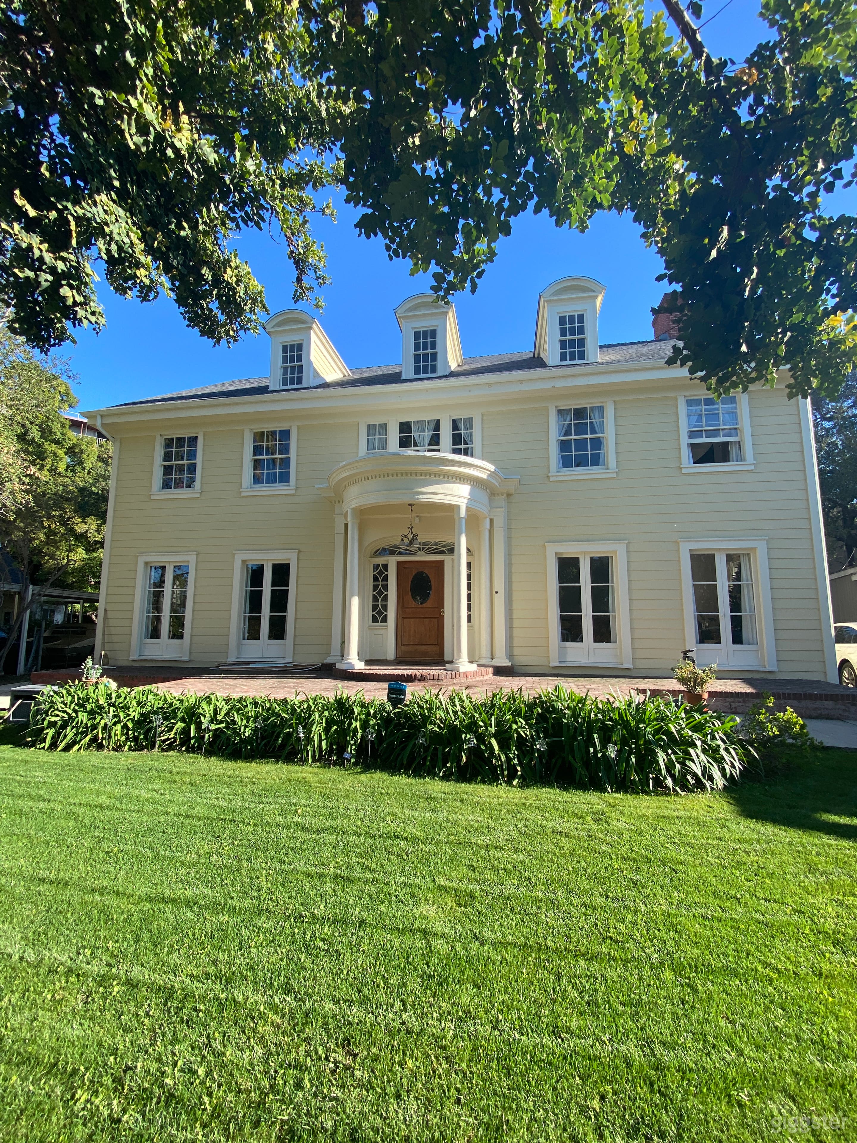 Quintessential Colonial with Large Lot in LA  Photo 1