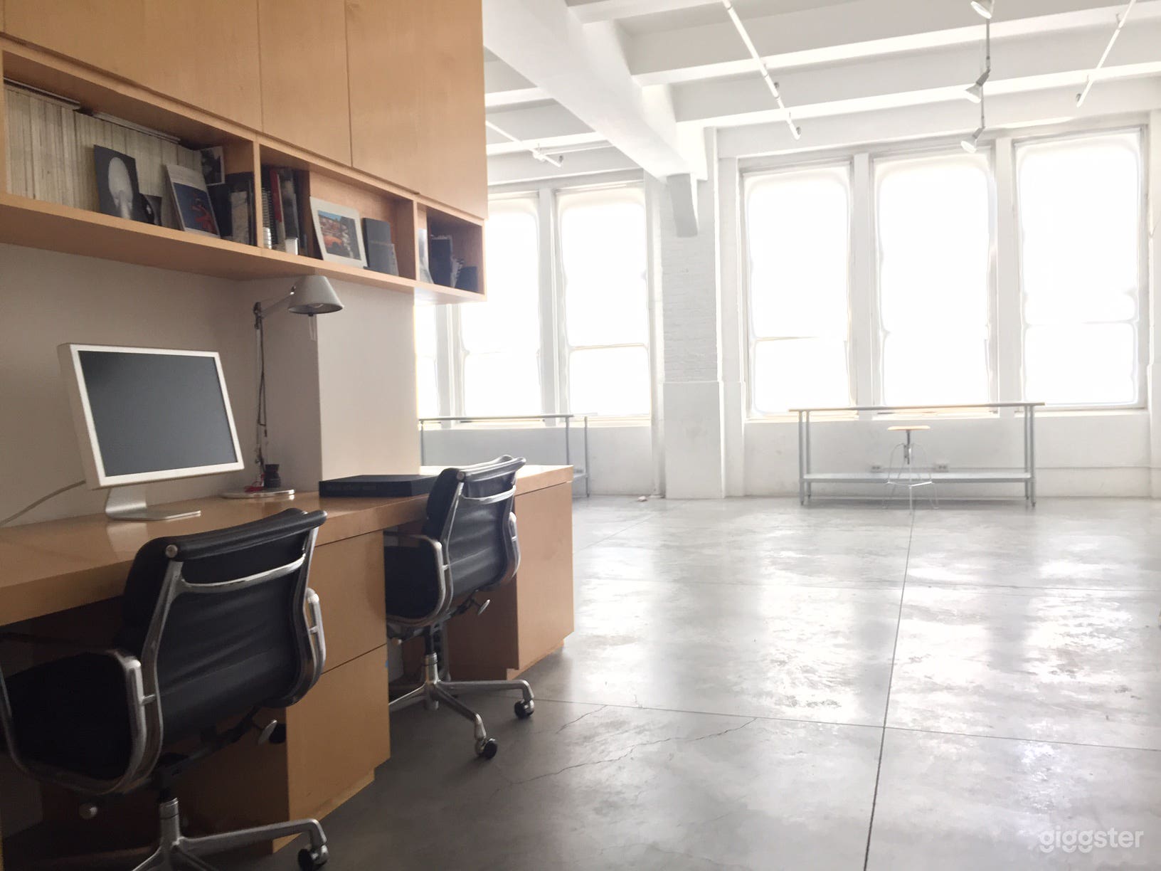 Sunny Midtown Manhattan South facing Studio Photo 1